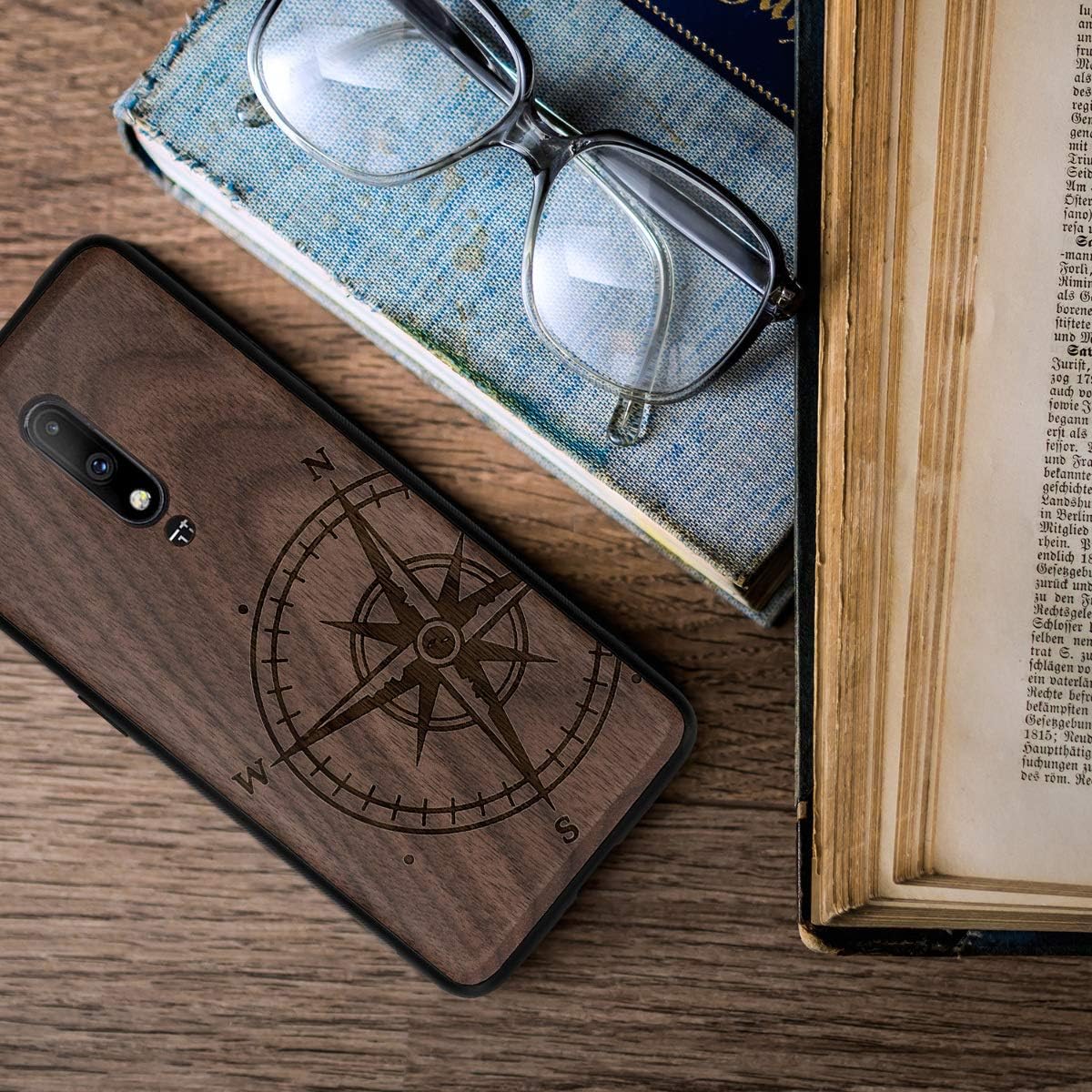 kwmobile Funda de madera compatible con OnePlus 7 Pro – Funda – Brújula de navegación marrón oscuro