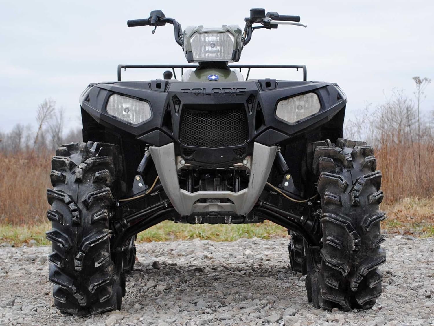 SuperATV Brazos A inferiores de alta holgura para Polaris Sportsman 5508501000 (ver ajuste)  Espacio adicional de 1.25 pulgadas  Funciona con