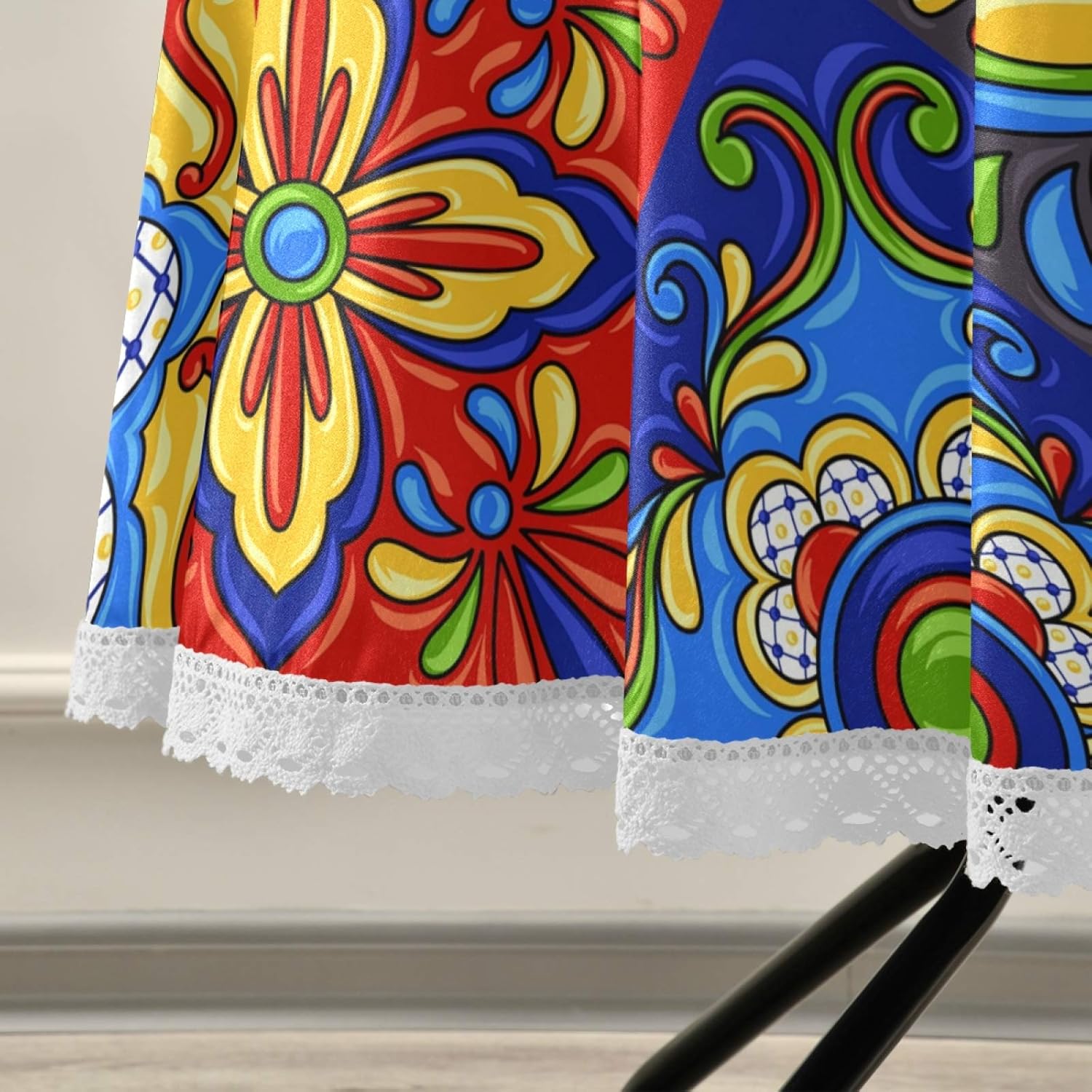 Qilmy Mantel redondo de azulejos de cerámica Talavera mexicana, resistente al calor, con agujero para sombrilla y cremallera, para acampar al aire