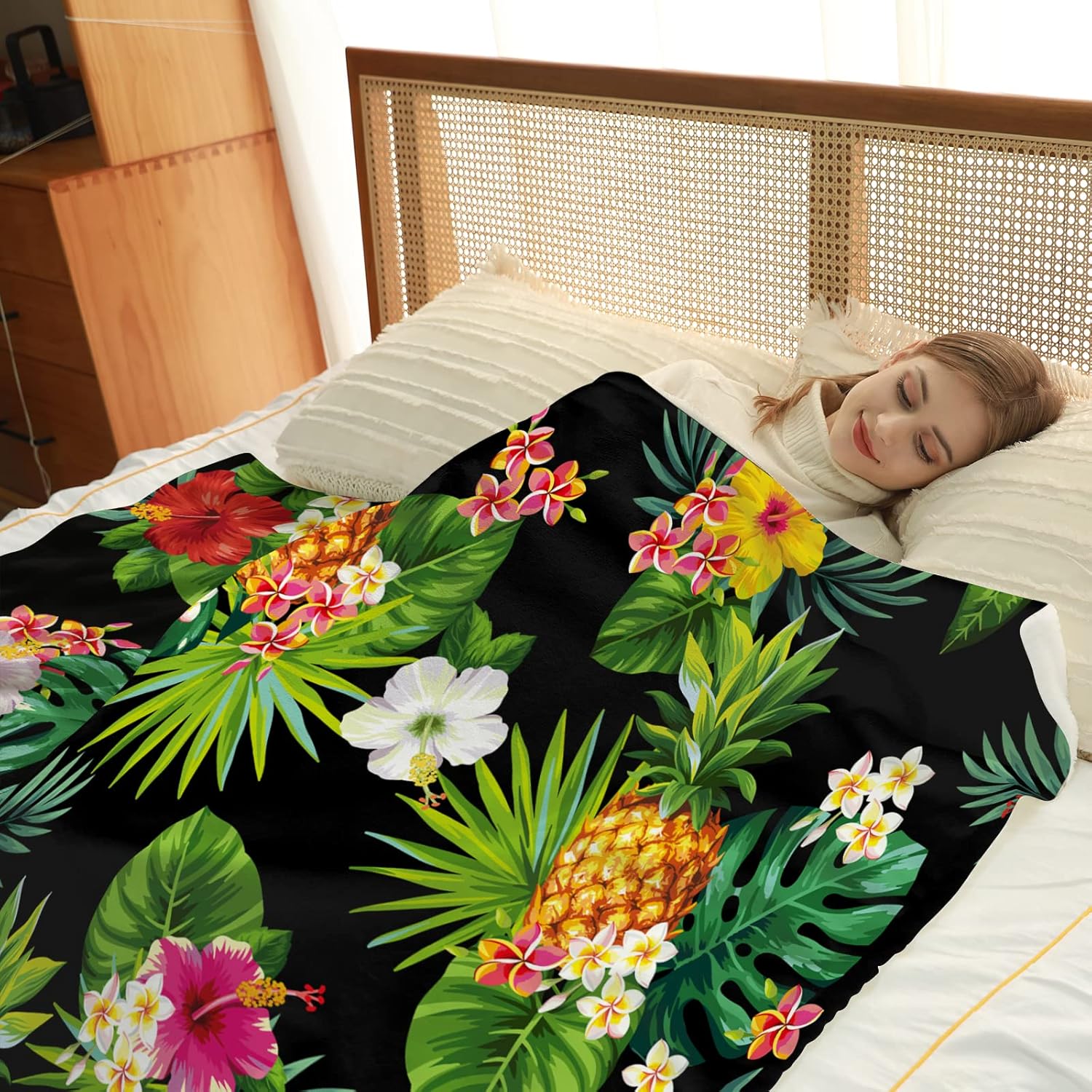 Wesan Manta floral de piña para cumpleaños para mujeres, niños y niñas, coloridas flores tropicales y hojas, manta de follaje para dormitorio,