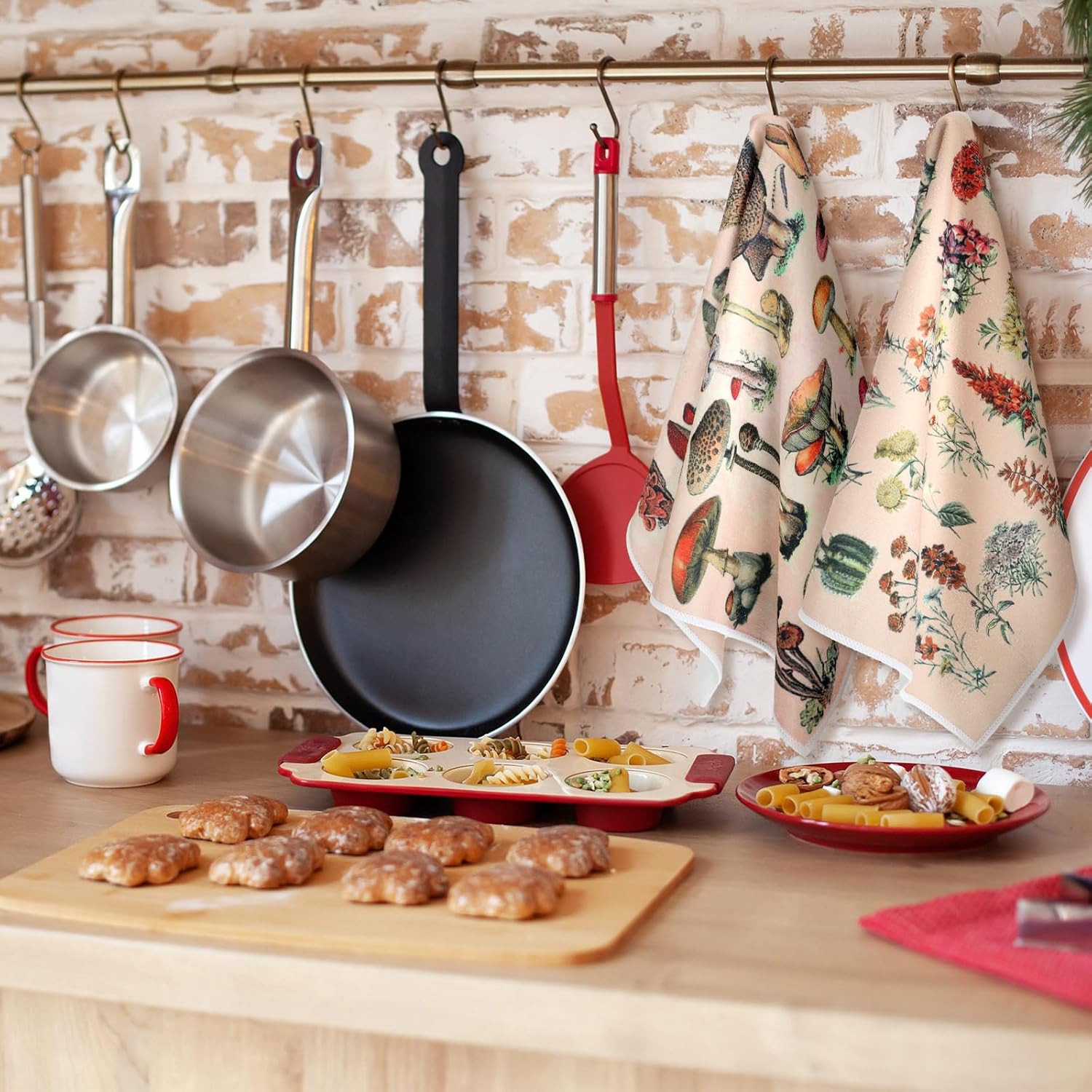 Kajaia 4 toallas de cocina vintage con hongos del bosque, paños de cocina con flores silvestres, toallas de mano con plantas de mariposa, toalla