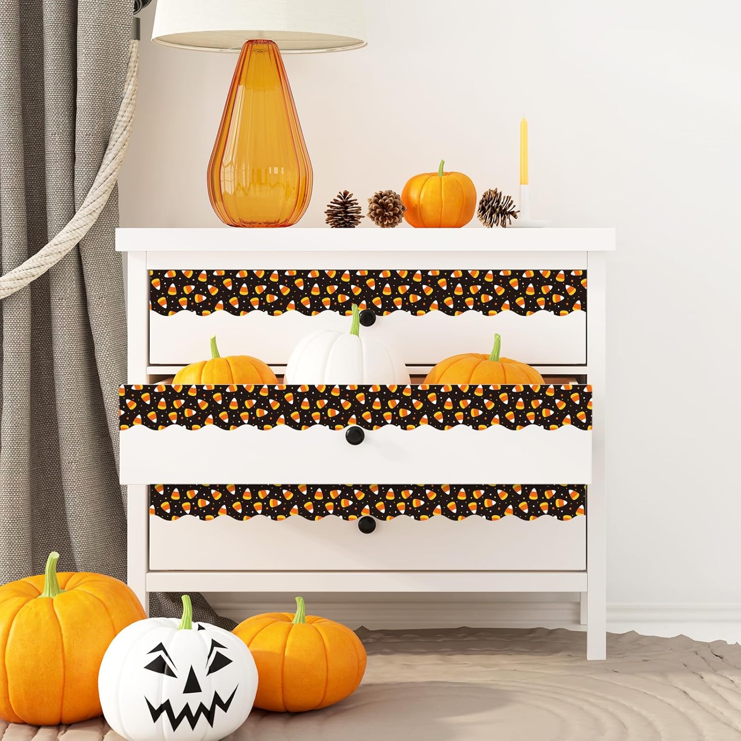 Whaline Tablero de anuncios de Halloween de 32.8 pies con borde troquelado de maíz de caramelo, borde festoneado para aula, decoración para la