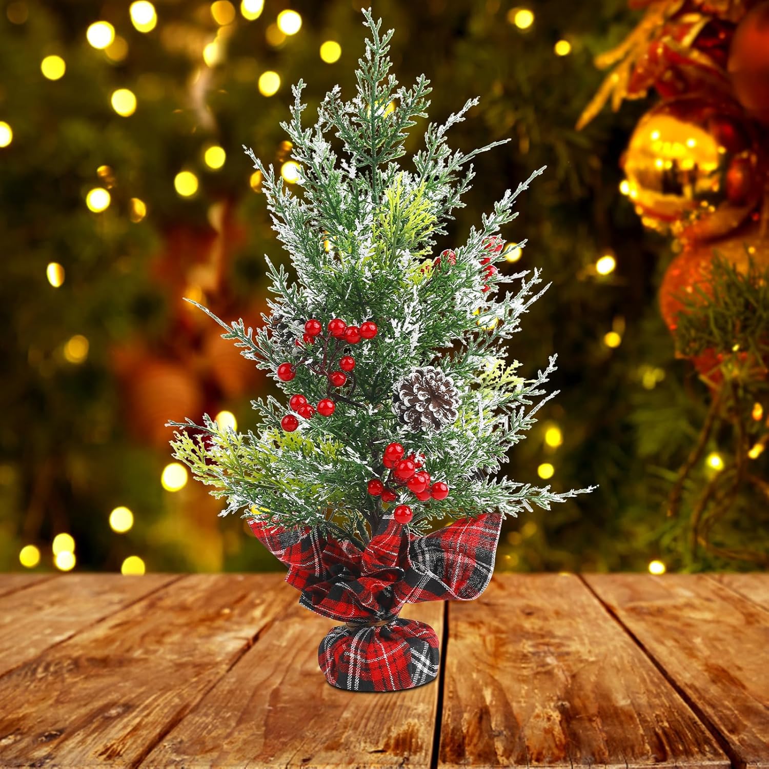 CCINEE Mini árbol de Navidad de 16 pulgadas, pequeño árbol artificial de mesa de Navidad, decorado con conos de pino y racimos de bayas para