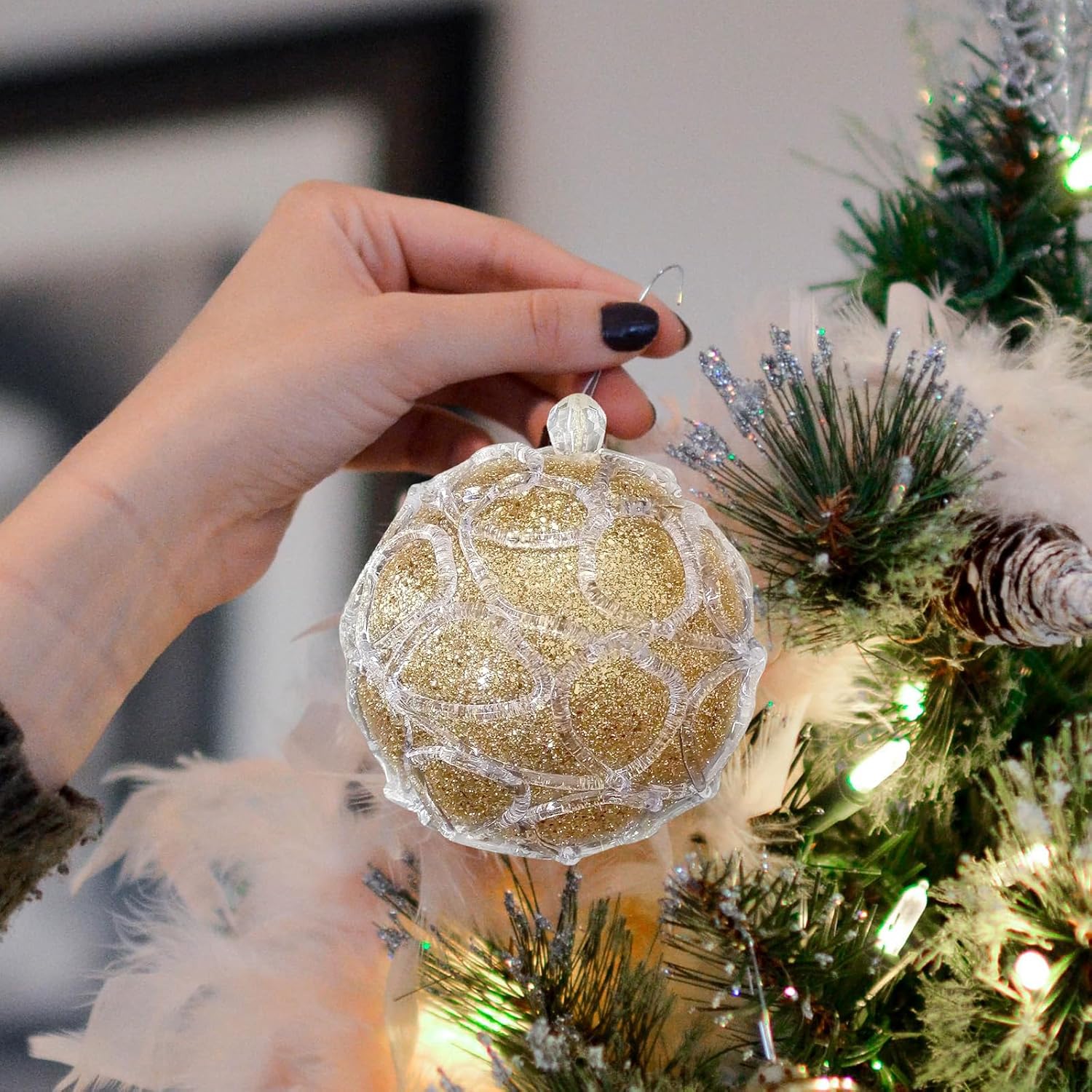 Adornos de bola de Navidad de 4.25 pulgadas, juego de 4 piezas doradas para decoración de árbol de Navidad, bodas, fiestas, vacaciones, decoración