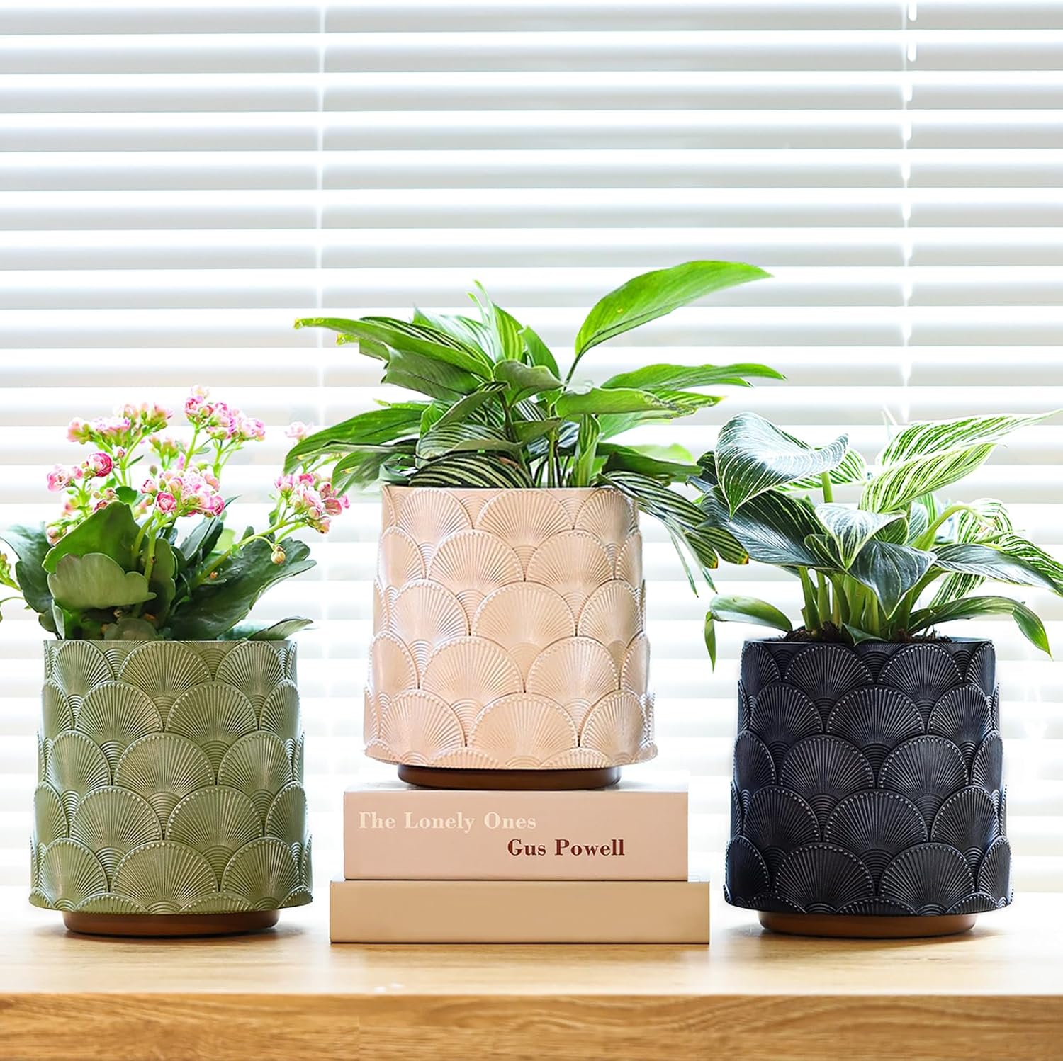 GUGUGO Macetero con escamas color negro perla, bonita maceta única con drenaje, macetas eclécticas coloridas para plantas de interior y exterior,