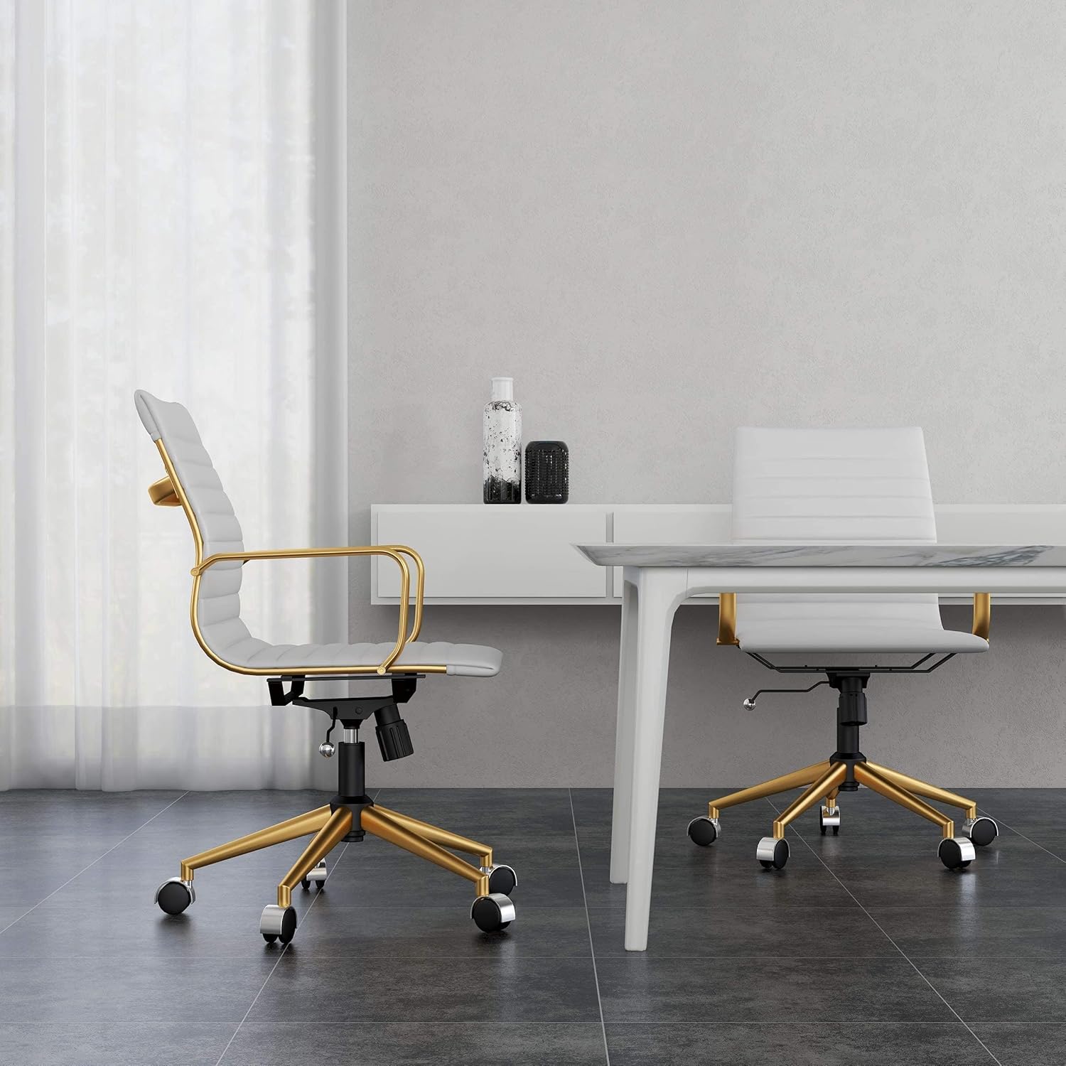 LUXMOD Silla de escritorio de oficina dorada, silla de escritorio de oficina acanalada con respaldo medio, silla de trabajo ejecutiva de conferencia