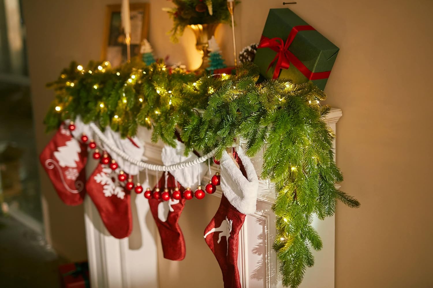 PARTY JOY Guirnalda de pino de Navidad de 6 pies con cadena de luces LED de 9.8 pies, planta verde para decoraciones de Navidad, mantel de mesa,