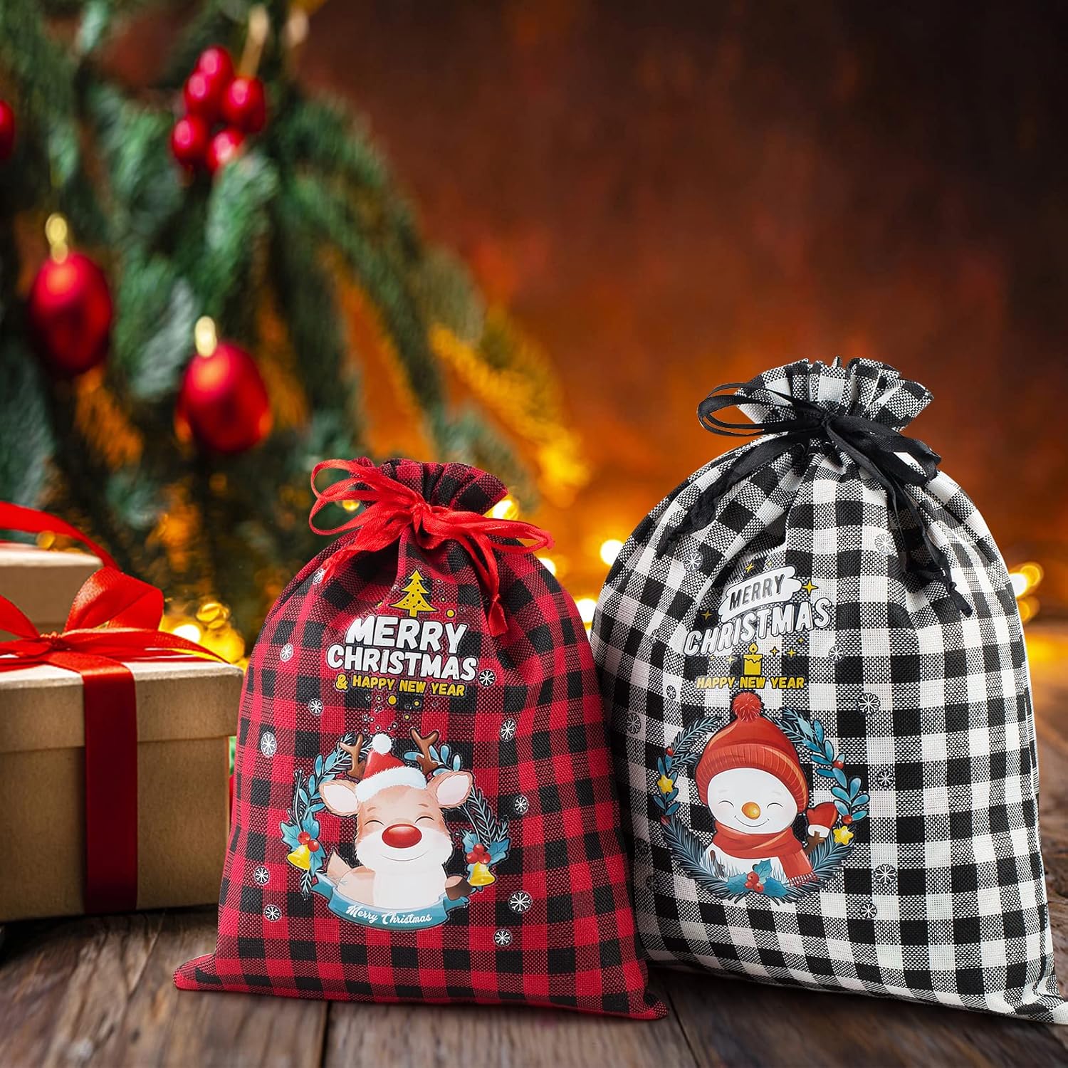 Paquete de 8 bolsas de regalo de varios tamaños, a cuadros de búfalo y patrones de Navidad, bolsas de regalo con cordones de Navidad, bolsas de