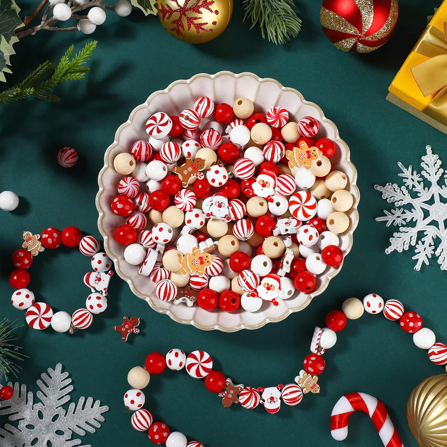 200 cuentas de madera y 4 recortes de bastón de caramelo y pan de jengibre para decoración de guirnaldas navideñas