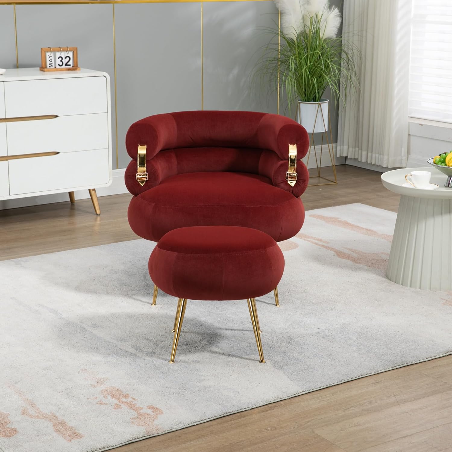 Silla decorativa de terciopelo con otomana, cómoda silla tapizada con patas de metal dorado, moderno sillón copetudo con reposapiés, para sala de