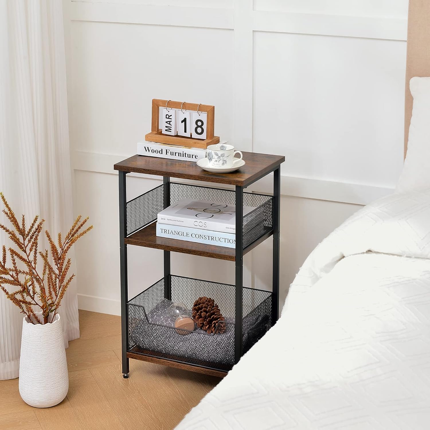 Mesa auxiliar de 3 niveles, mesa auxiliar industrial retro pequeña, soporte de estante pequeño con espacio de almacenamiento, mesa de estante de