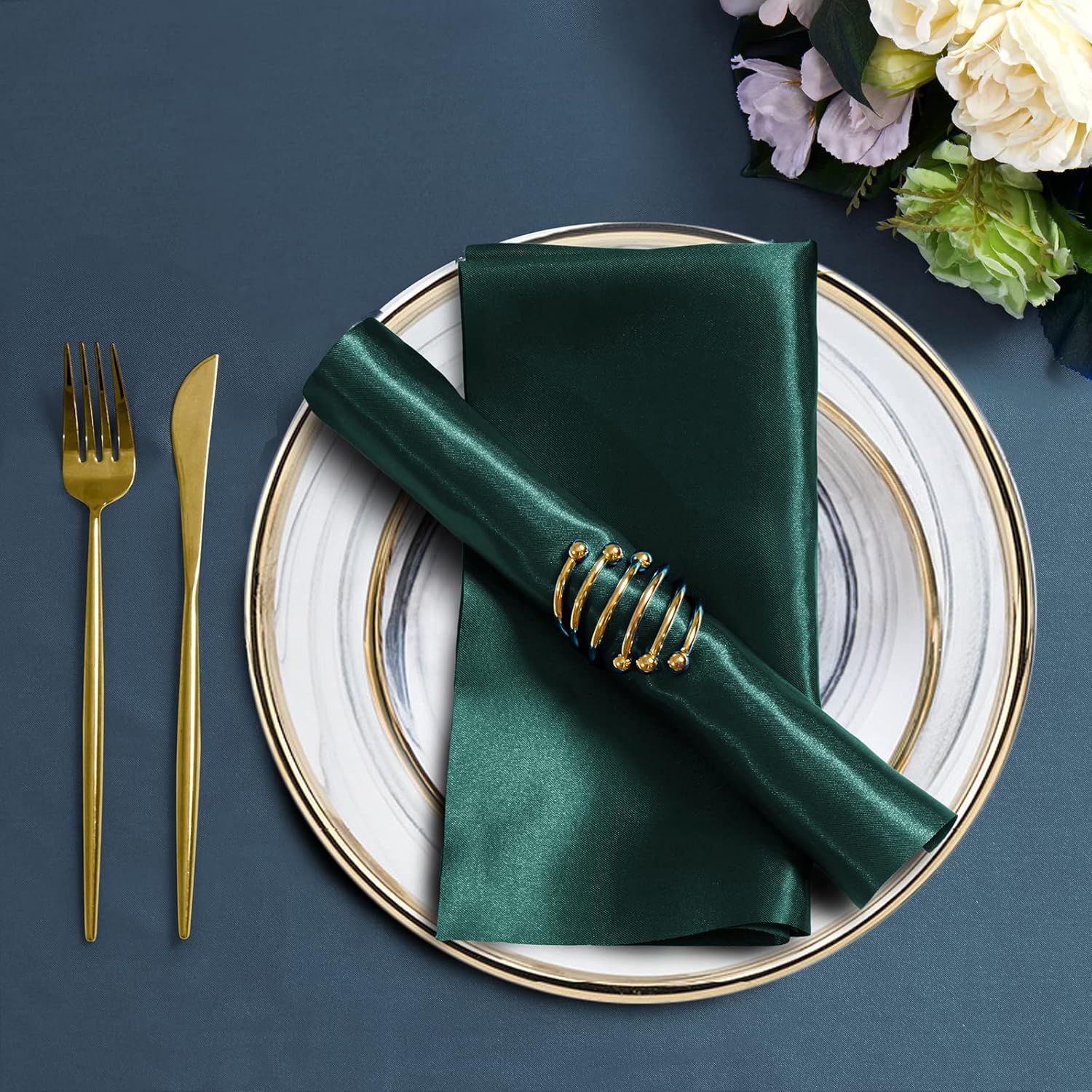 Paquete de 30 servilletas de satén de color verde bosque de 20 x 20 pulgadas, servilletas cuadradas suaves de tela sedosa, decoración de mesa para