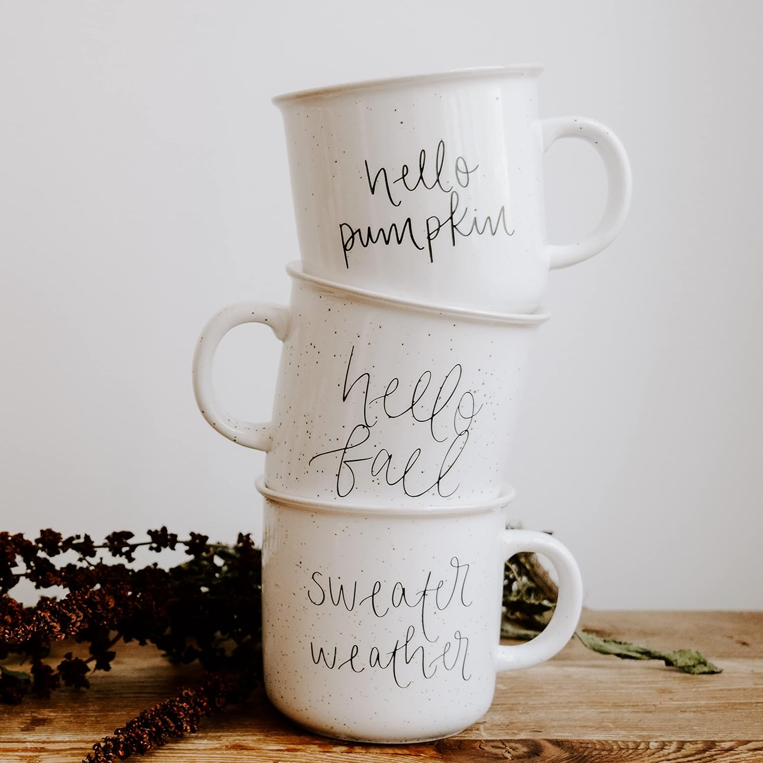 Sweet Water Decor Tazas de café de otoño, taza de café de cerámica de 16 onzas de temporada, apta para microondas y lavavajillas, ideal para