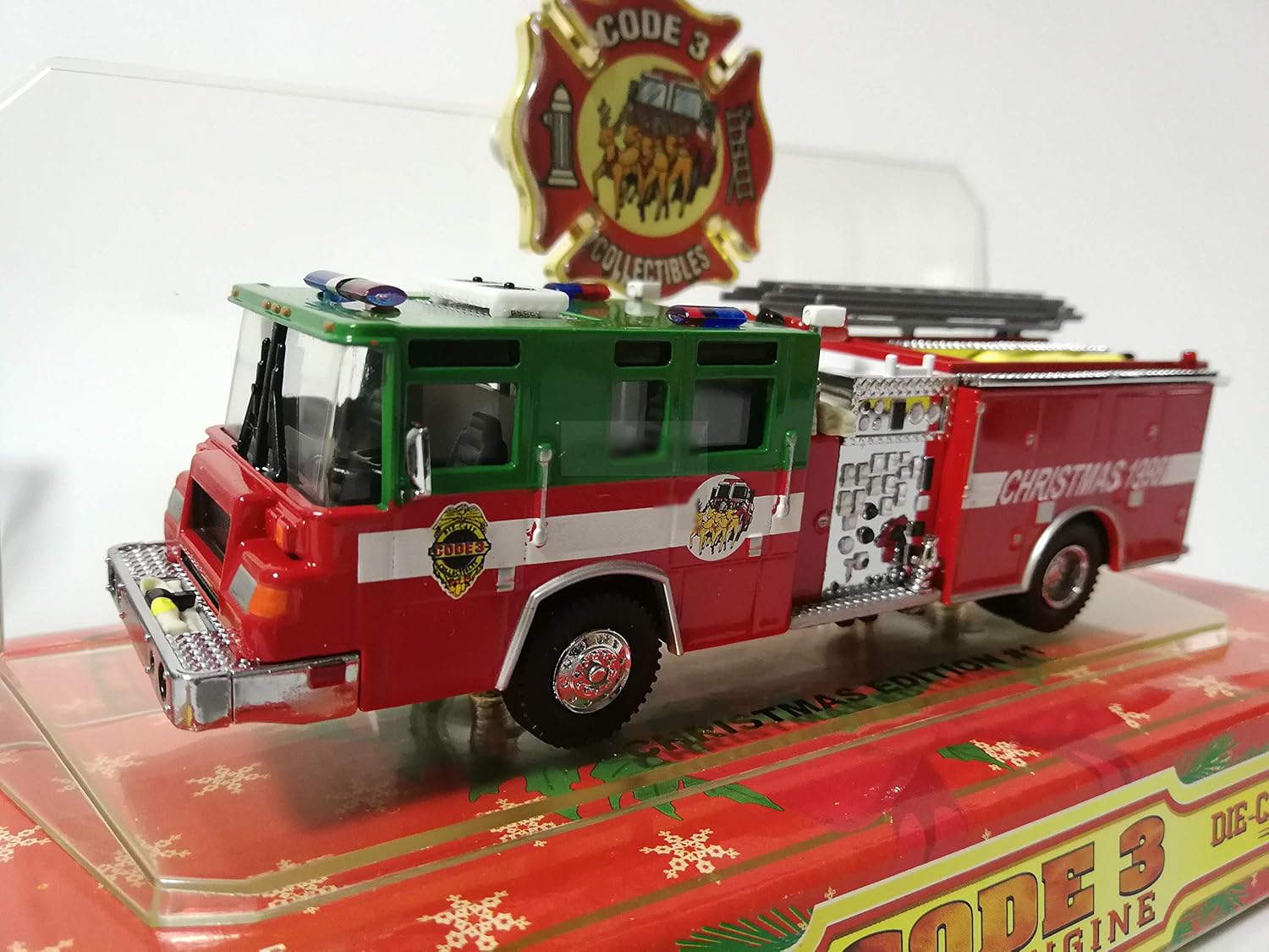 CODE 3 Navidad 1998 FIRE Engine 164 DIECAST Modelo Acabado CAR Truck Edición limitada