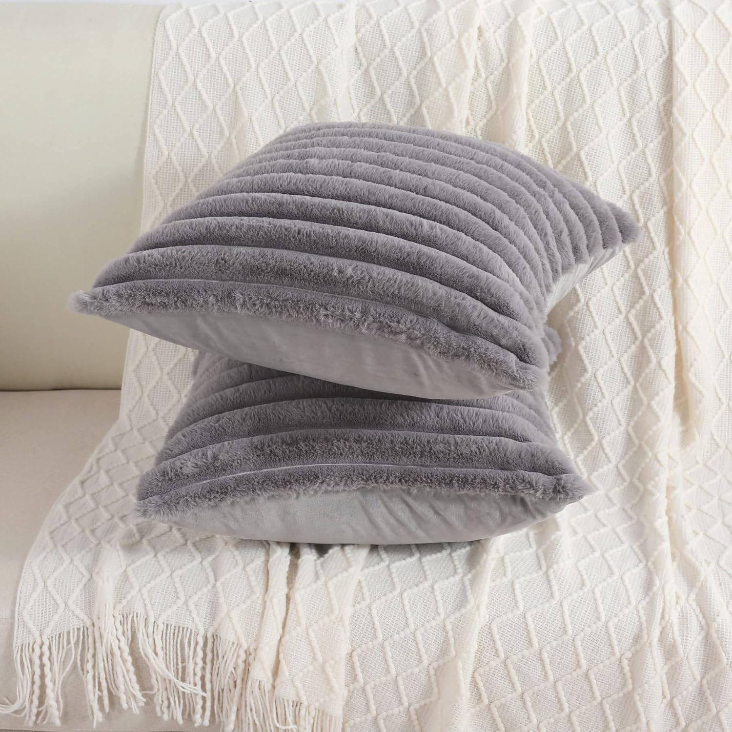 FUTEI – Juego de 2 fundas de almohada decorativas con rayas de color gris, 16 x 16 pulgadas, cuadradas y primaverales, piel sintética de conejo