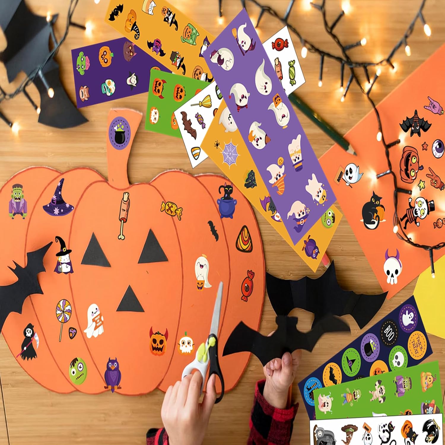 100 hojas de calcomanías de Halloween para niños, más de 1200 calcomanías de Halloween para decoración de fiesta de Halloween, regalos de fiesta de