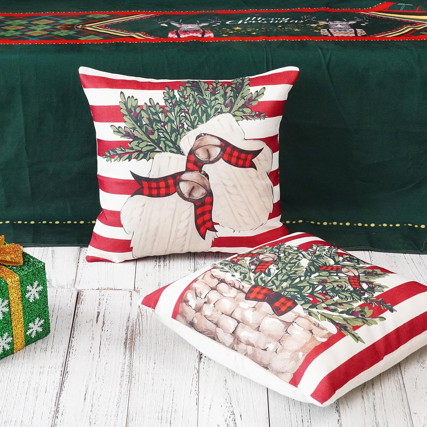 ONWAY Juego de 4 fundas de almohada de rayas navideñas de 18 x 18 pulgadas, juego de 4 fundas de almohada de muñeco de nieve y renos con rayas