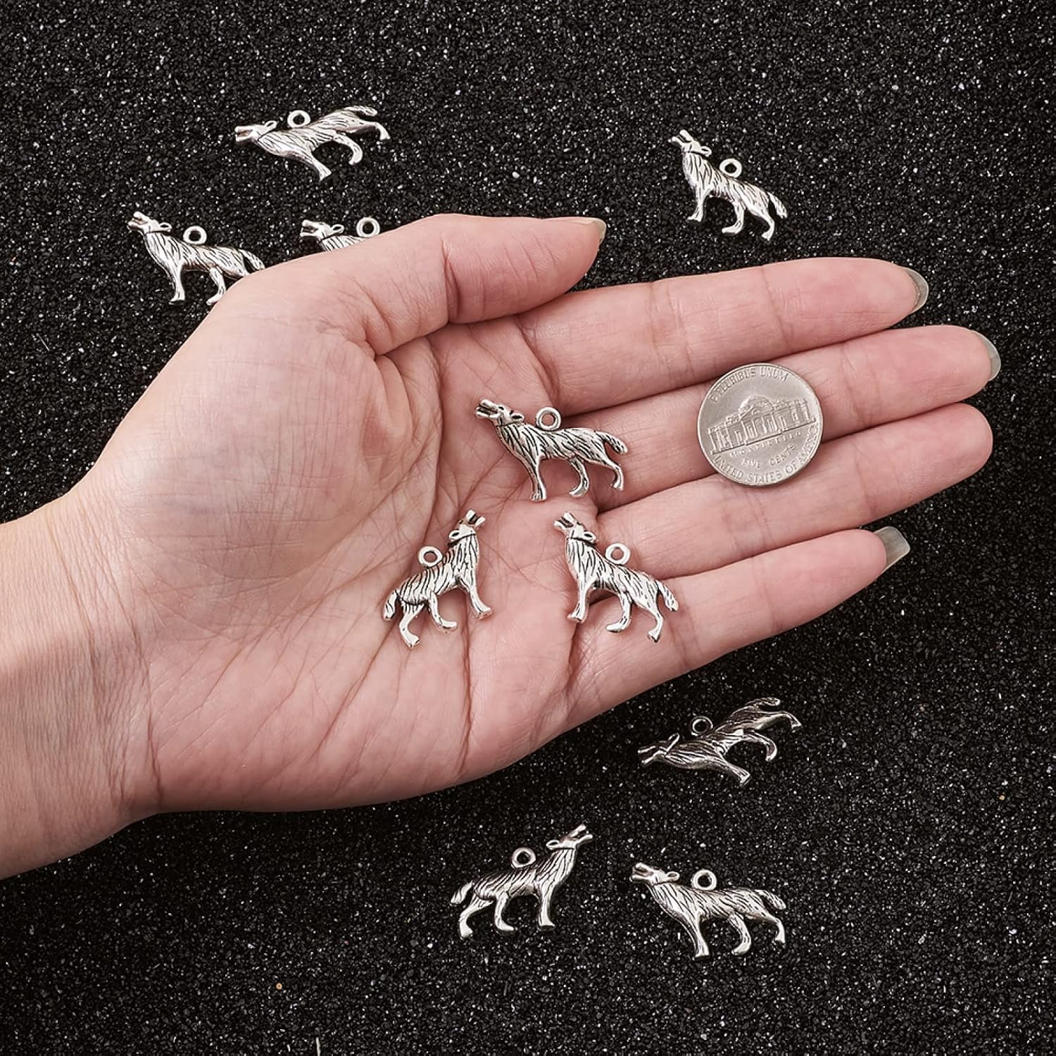 Mega Pet 10 colgantes de animales de estilo tibetano, dijes de aleación de plata antigua, dijes de metal con temática de animales para manualidades,