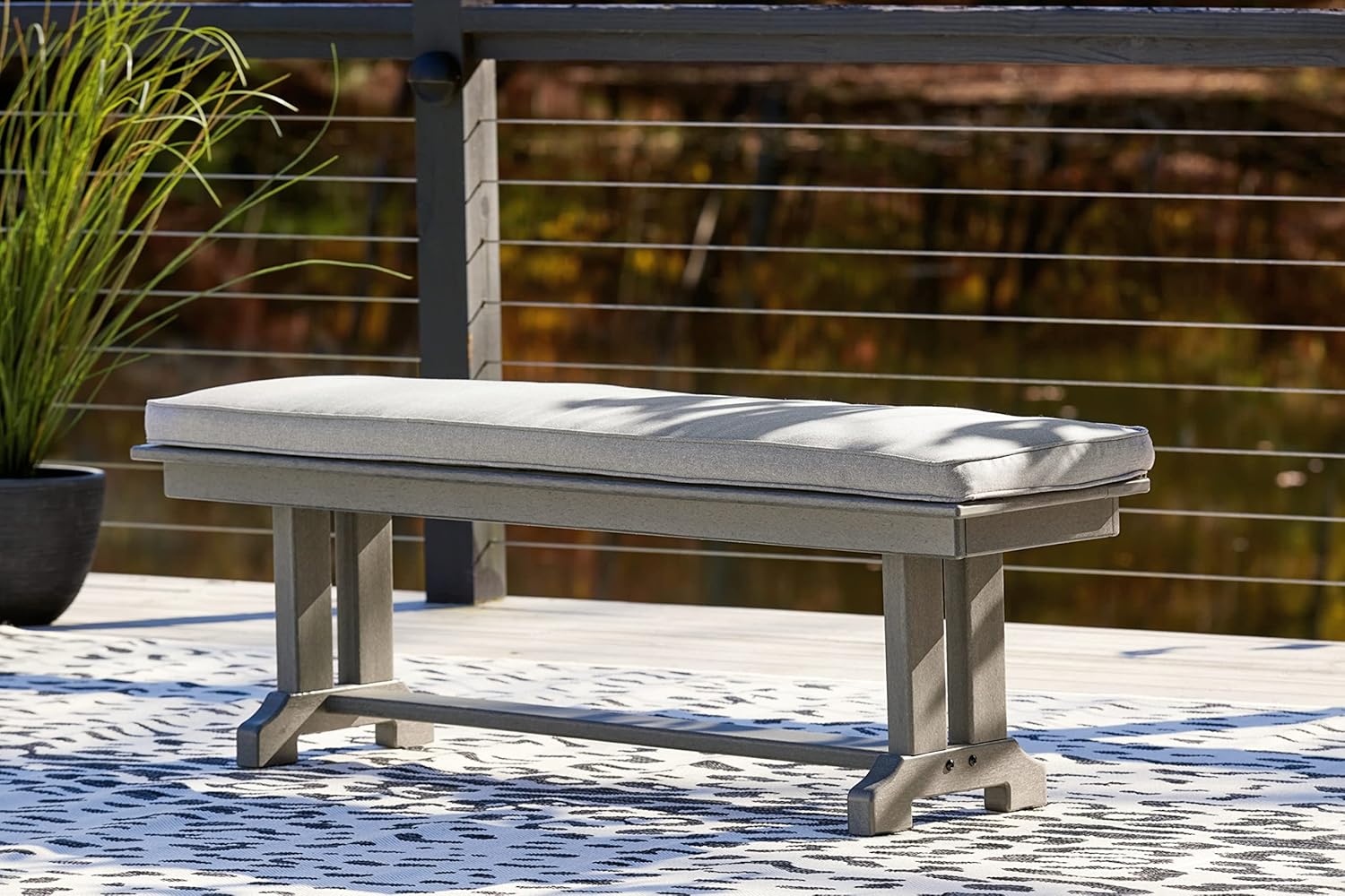 Signature Design by Ashley Visola – Banco de patio HDPE para exteriores con cojín, color gris