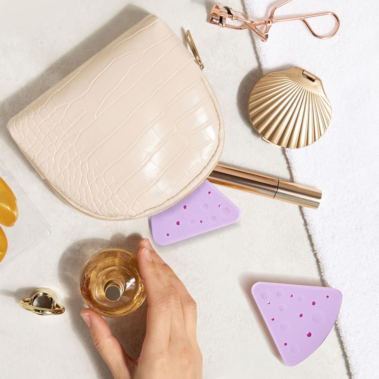 ISKYBOB Juego de 3 fundas para esponja de maquillaje, con forma de queso triangular, soporte para licuadora de belleza de silicona, transpirable,