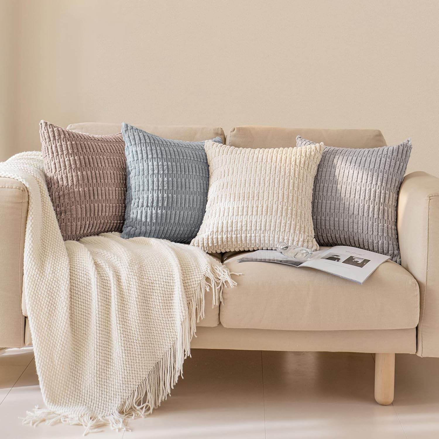 Softalker Juego de 4 fundas de almohada de pana suave a rayas bohemias de 22 x 22 pulgadas, fundas decorativas modernas para sofá, dormitorio y sala