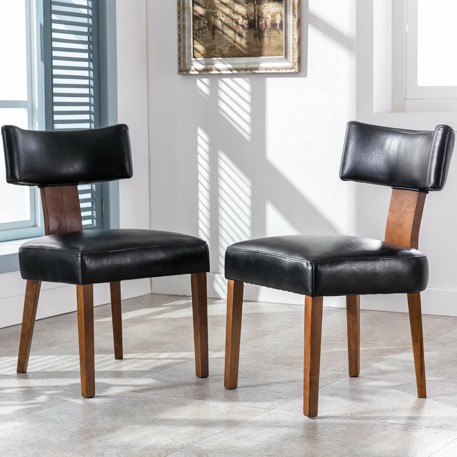 BESTANO Juego de 2 sillas de comedor modernas, cómodas sillas laterales tapizadas con patas de madera, sillas de comedor de piel sintética con