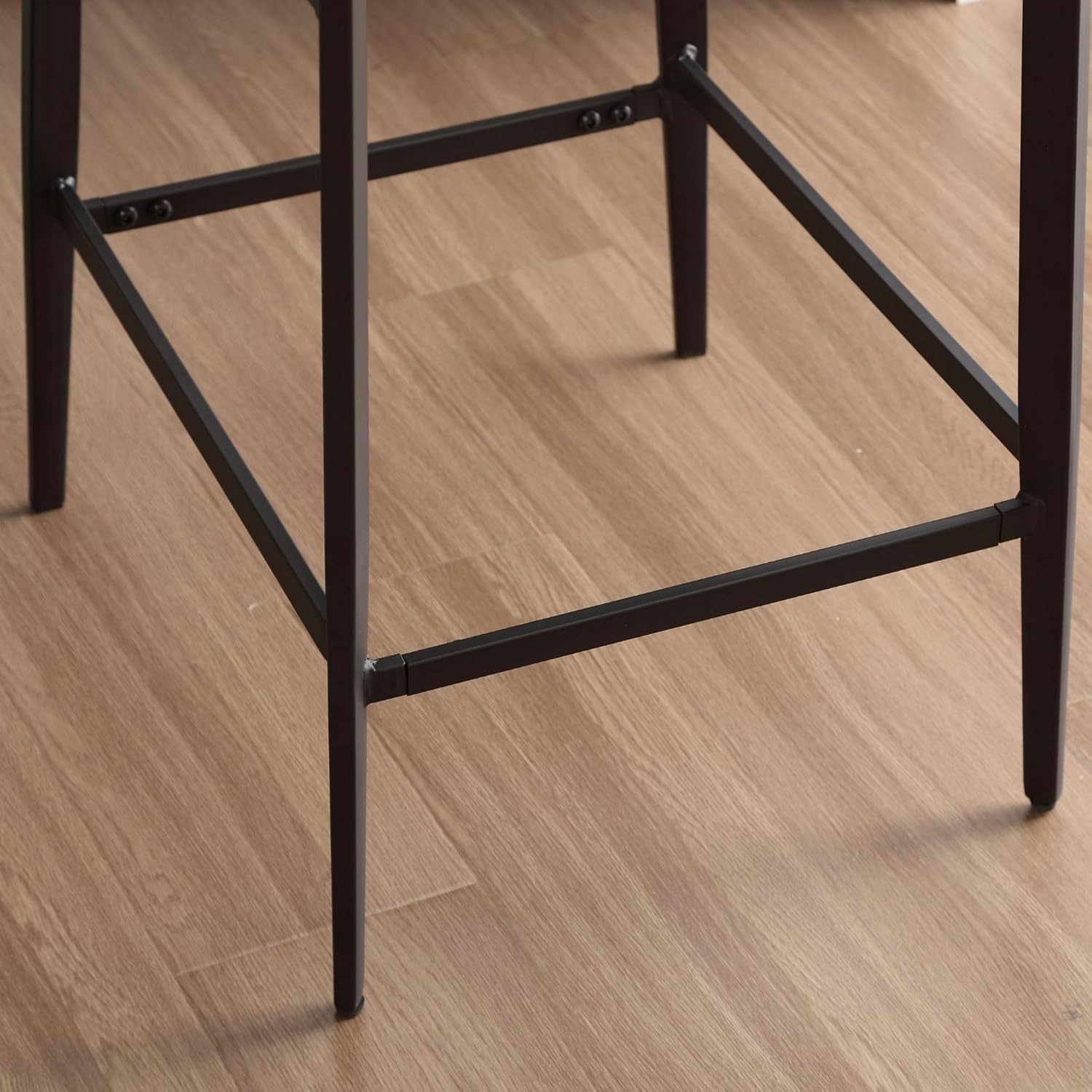 DM Furniture Juego de 2 taburetes de bar de 24 pulgadas, modernos taburetes de bar de sherpa con patas traseras de metal, sillas de bar tapizadas