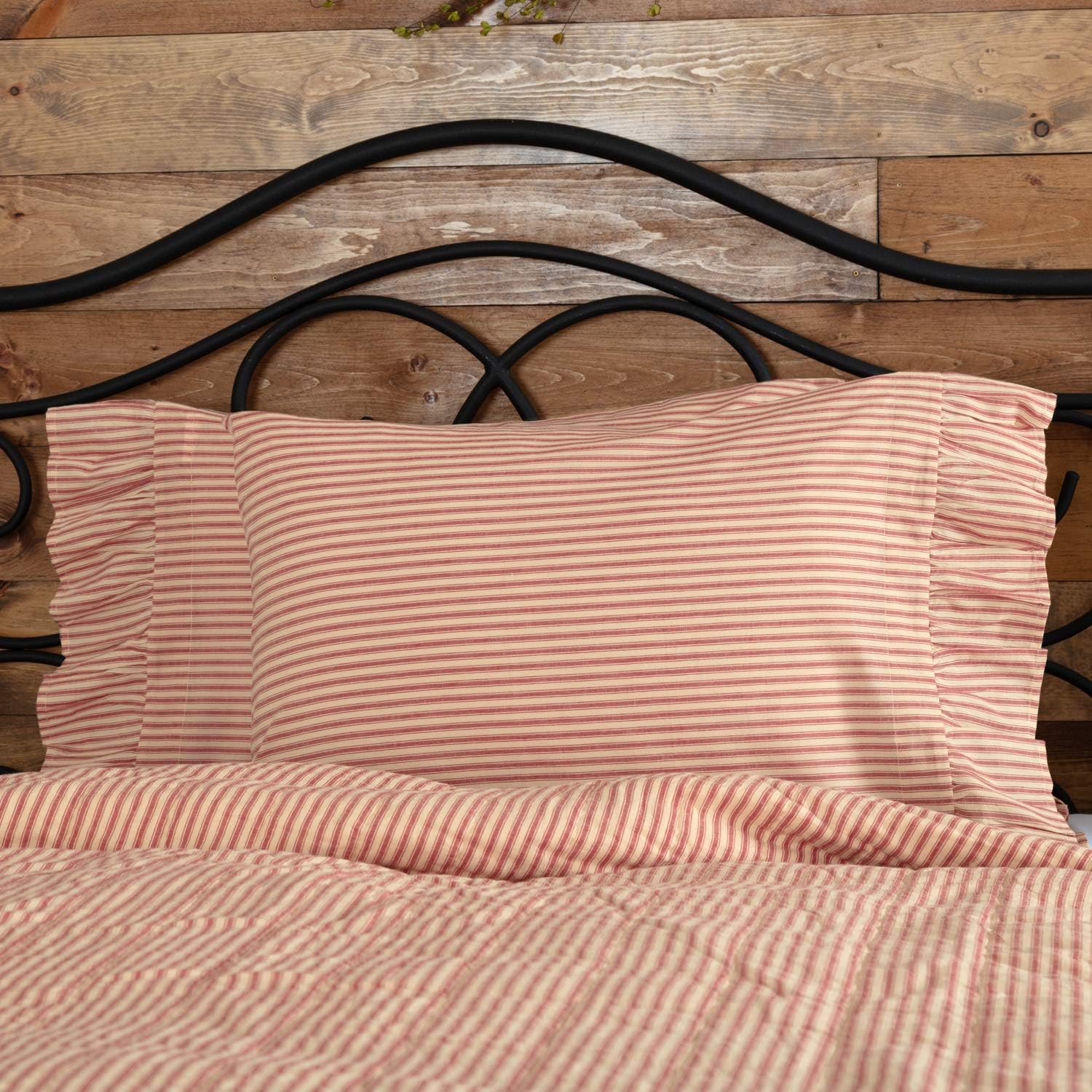 VHC Brands Sawyer Mill Ticking – Juego de ropa de cama estándar de algodón a rayas, juego de funda de almohada, 21 x 30 pulgadas, color rojo