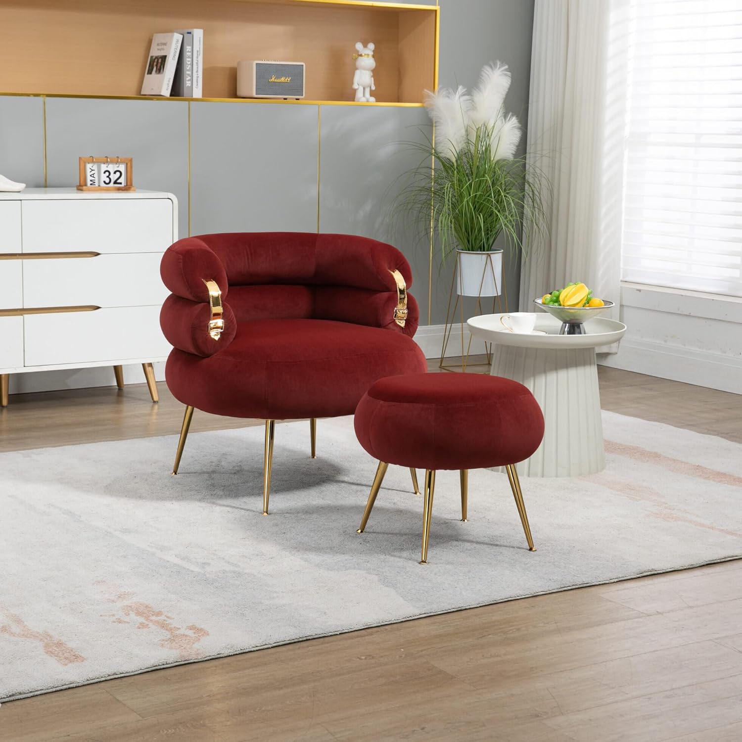 Silla decorativa de terciopelo con otomana, cómoda silla tapizada con patas de metal dorado, moderno sillón copetudo con reposapiés, para sala de