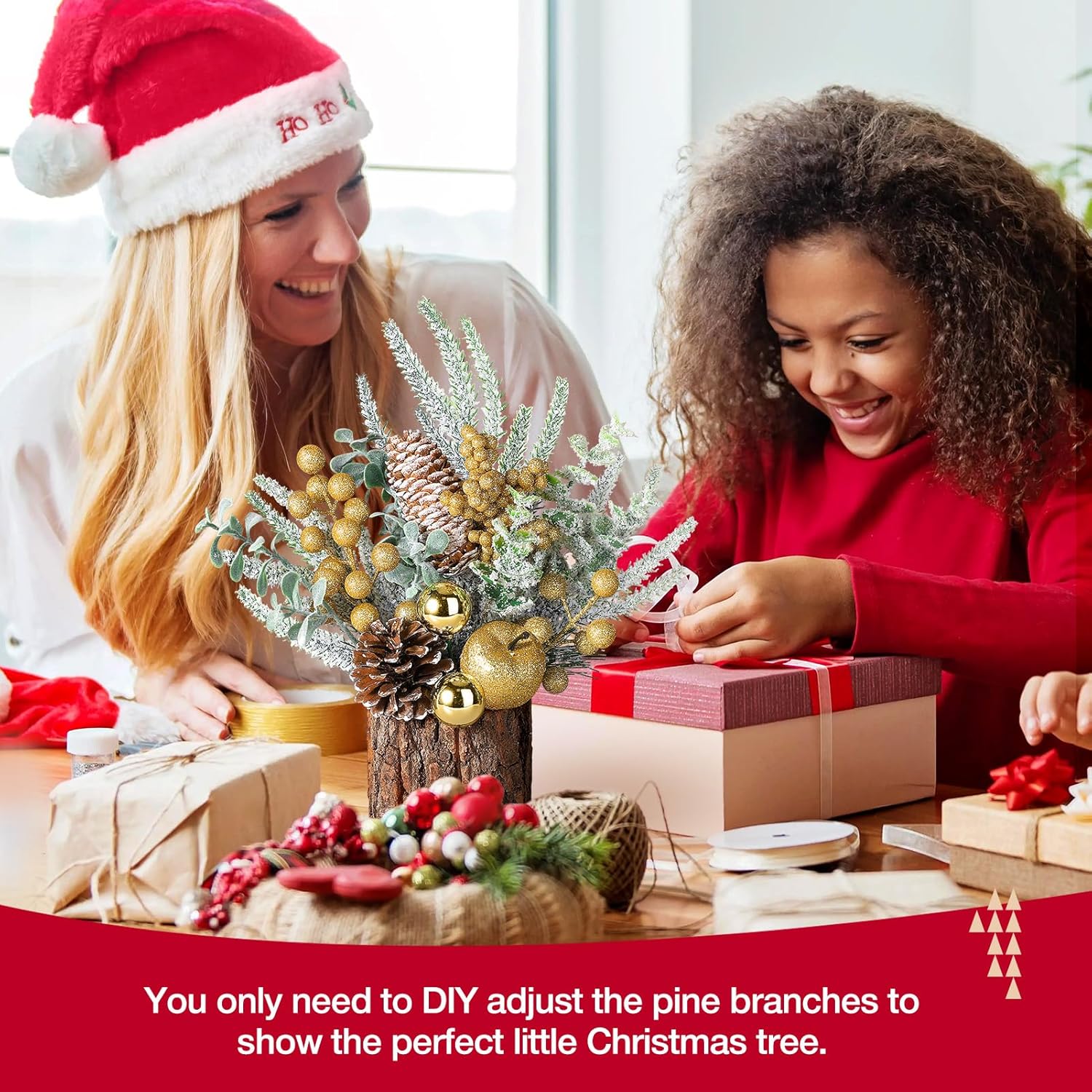 Hatisan Árbol de Navidad pequeño de mesa con adornos, piñas de pino, bayas – redondo dorado