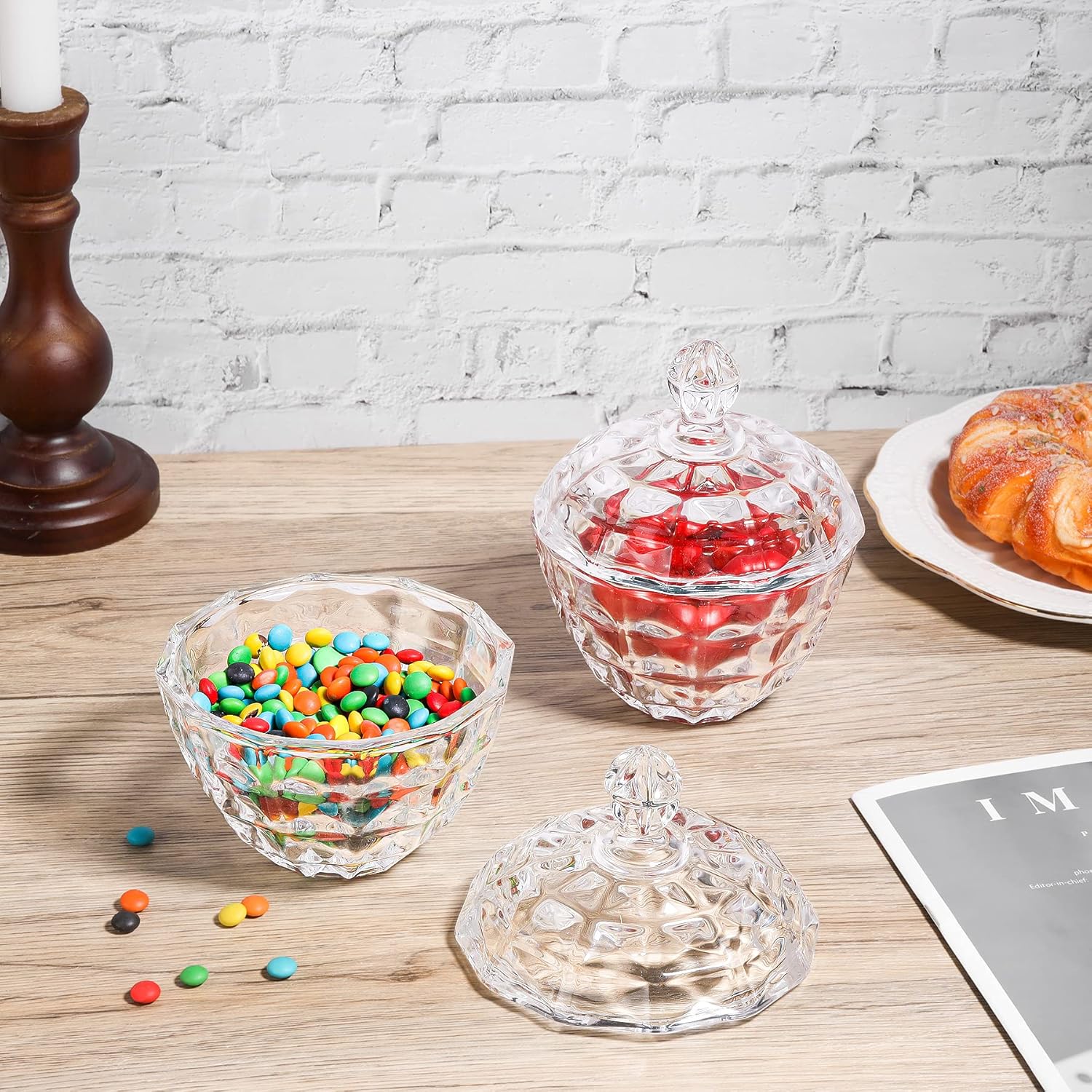 ComSaf Plato de caramelo de vidrio con tapa, cuenco decorativo para caramelos, tarro de caramelo cubierto de cristal para escritorio de oficina en