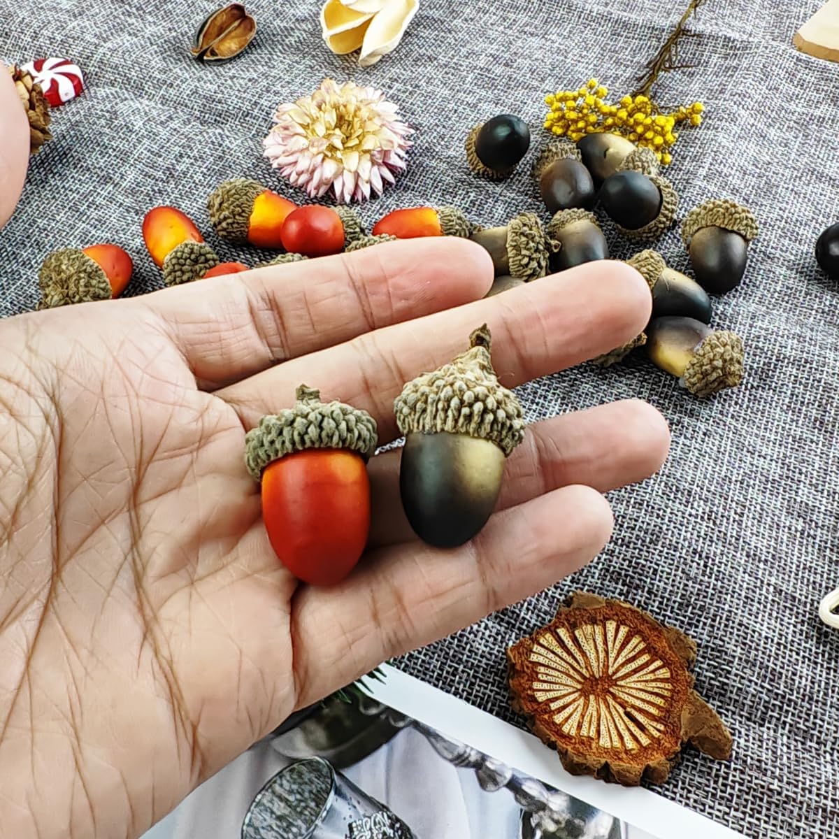 TIHOOD 160 bellotas artificiales a granel, pequeñas bellotas falsas de simulación realista con tapa natural para manualidades, boda, decoración de
