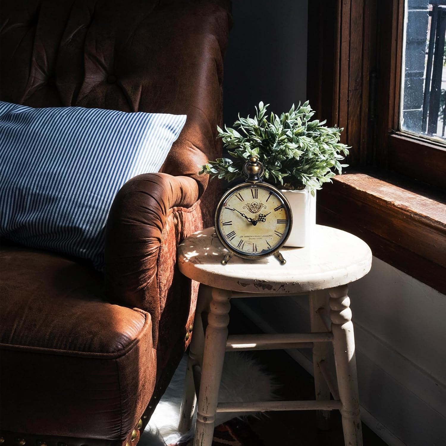 HZDHCLH Reloj de mesa vintage, funciona con pilas, reloj de repisa retro para sala de estar, chimenea, reloj de escritorio de metal silencioso,