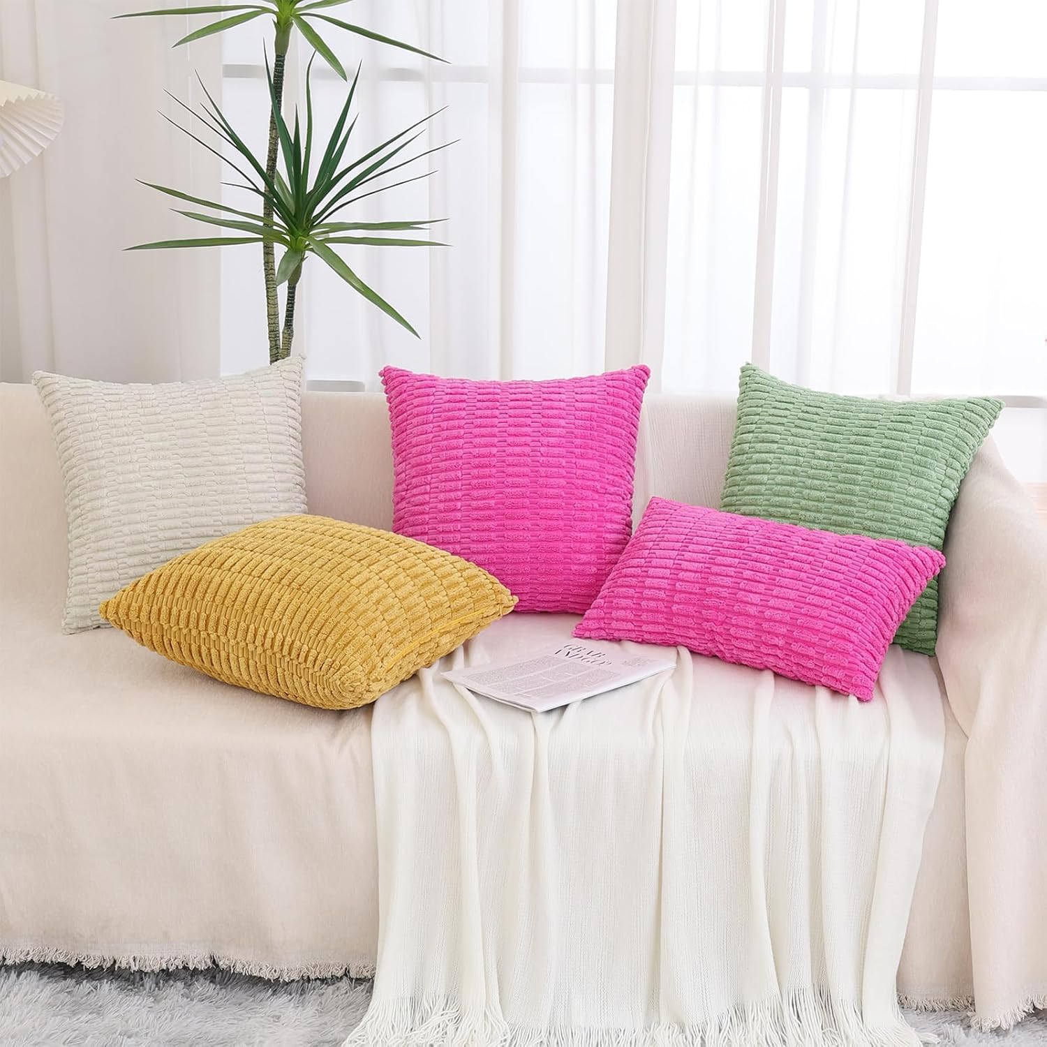 decorUhome Juego de 2 fundas de almohada decorativas de color blanco crema de 24 x 24 pulgadas, fundas de almohada cuadradas de pana suave a rayas