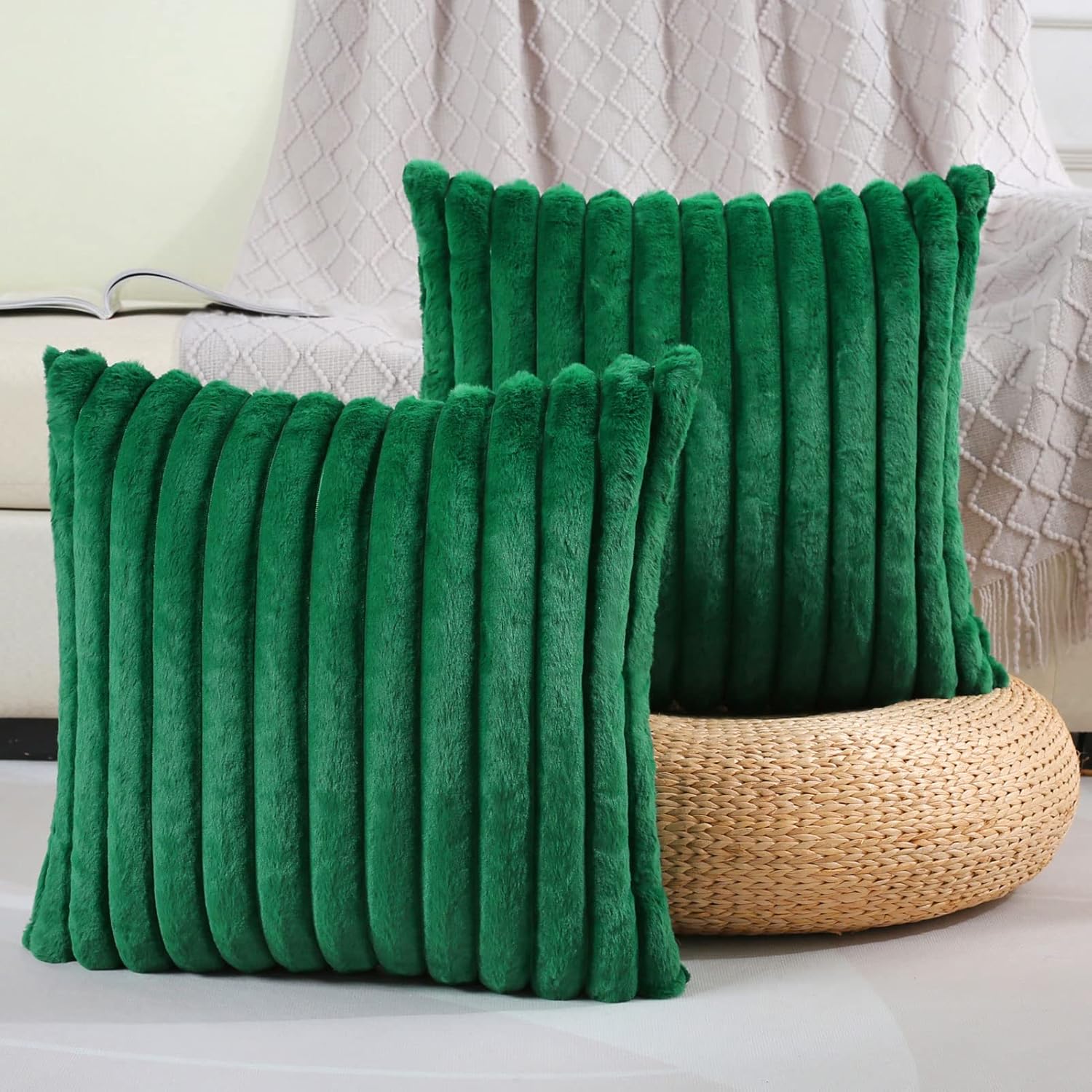 Juego de 2 fundas de almohada decorativas con rayas de color verde esmeralda, 16 x 16 pulgadas, cuadradas y primaverales, piel sintética de conejo