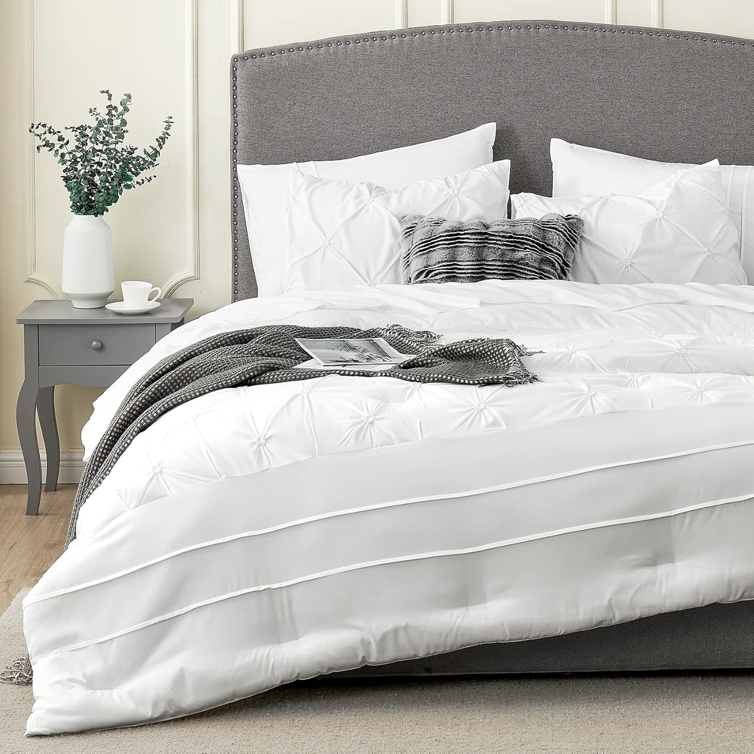 Hansleep Pintuck – Juego de edredón blanco de 7 piezas para cama en una bolsa, tamaño King con pliegues, sábanas, fundas de almohada y fundas de