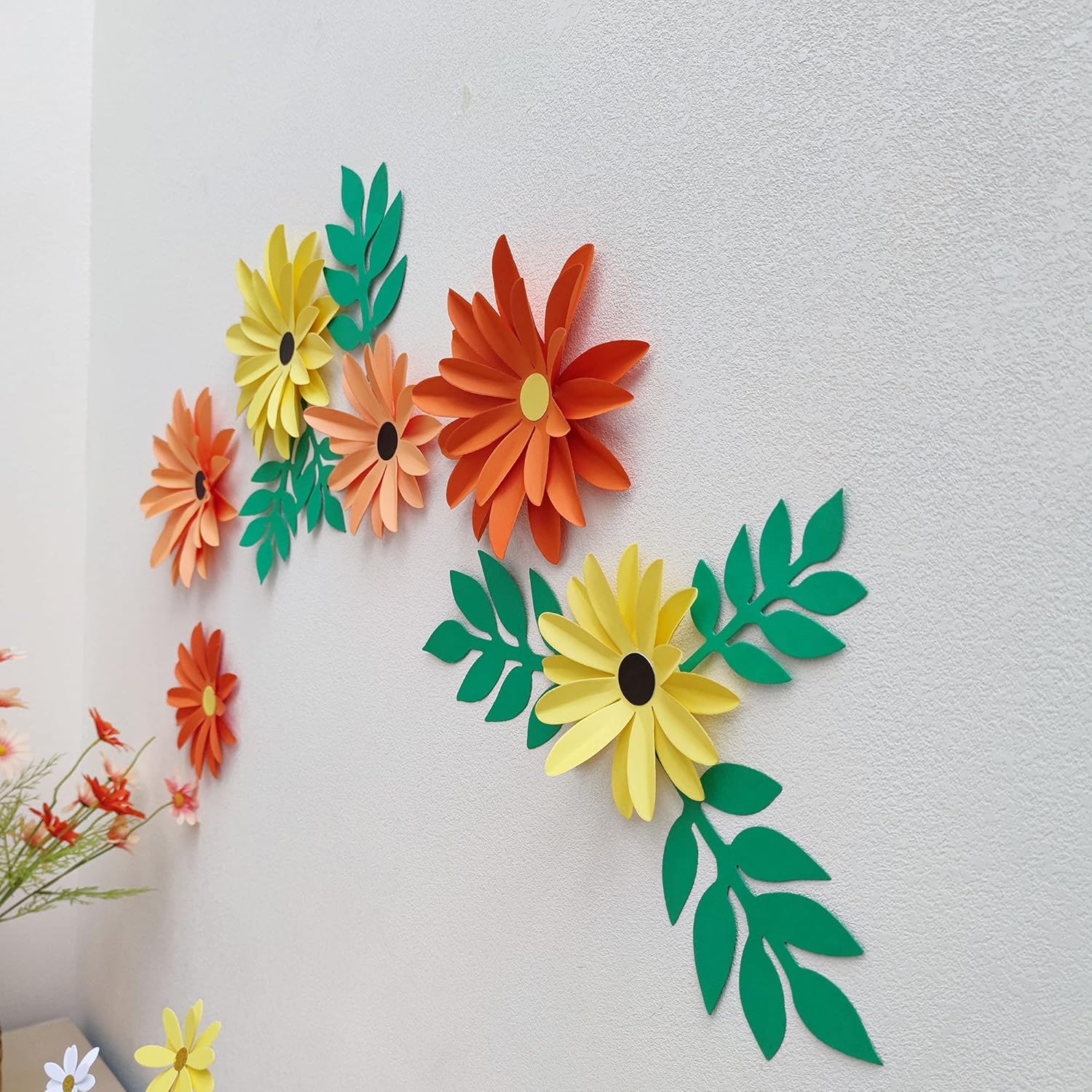 Girasoles de papel con hoja para telón de fondo de boda, despedida de soltera, centros de mesa de boda, decoración de pared de guardería (naranjas