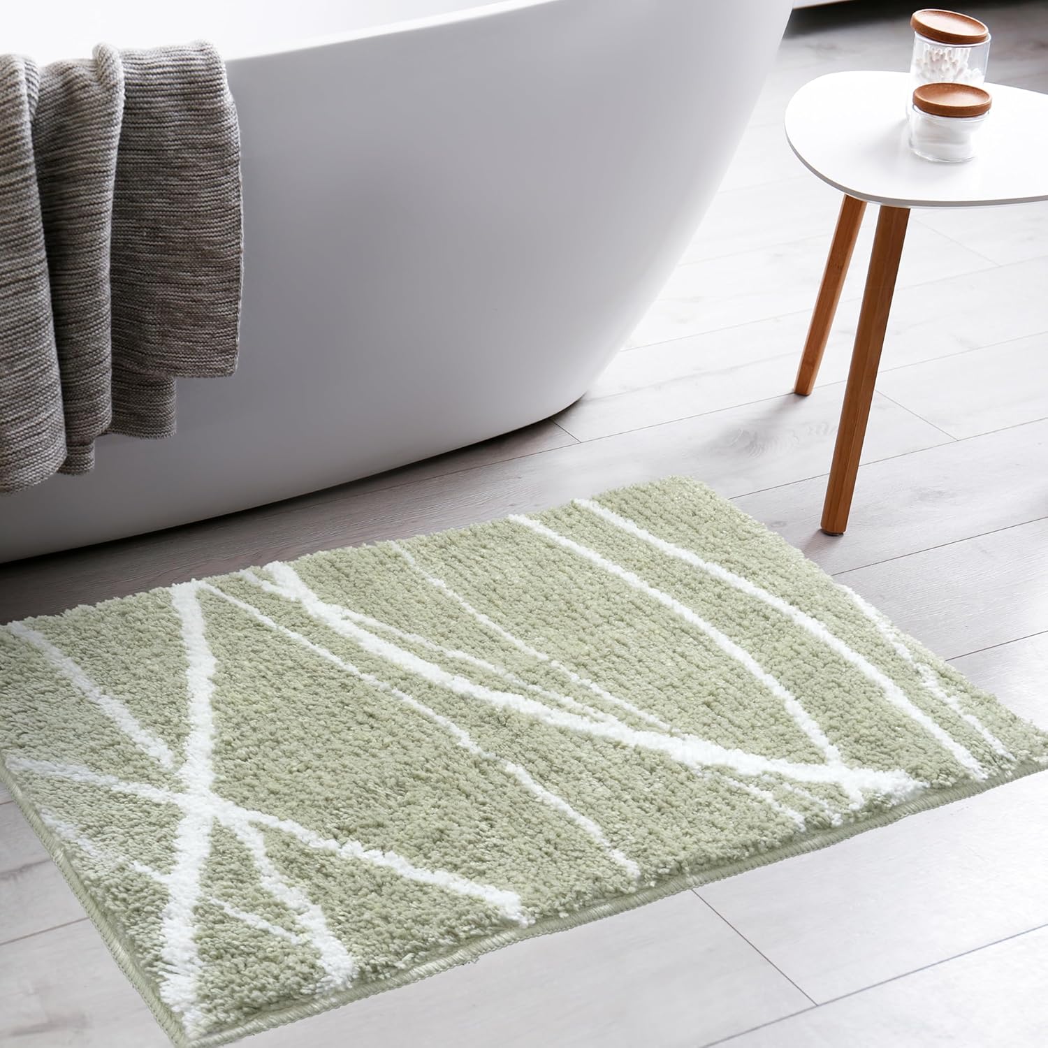 Tititex Alfombra de baño de lujo verde salvia con línea curva blanca, 20 x 32 pulgadas, alfombra de baño de microfibra extra suave y absorbente,