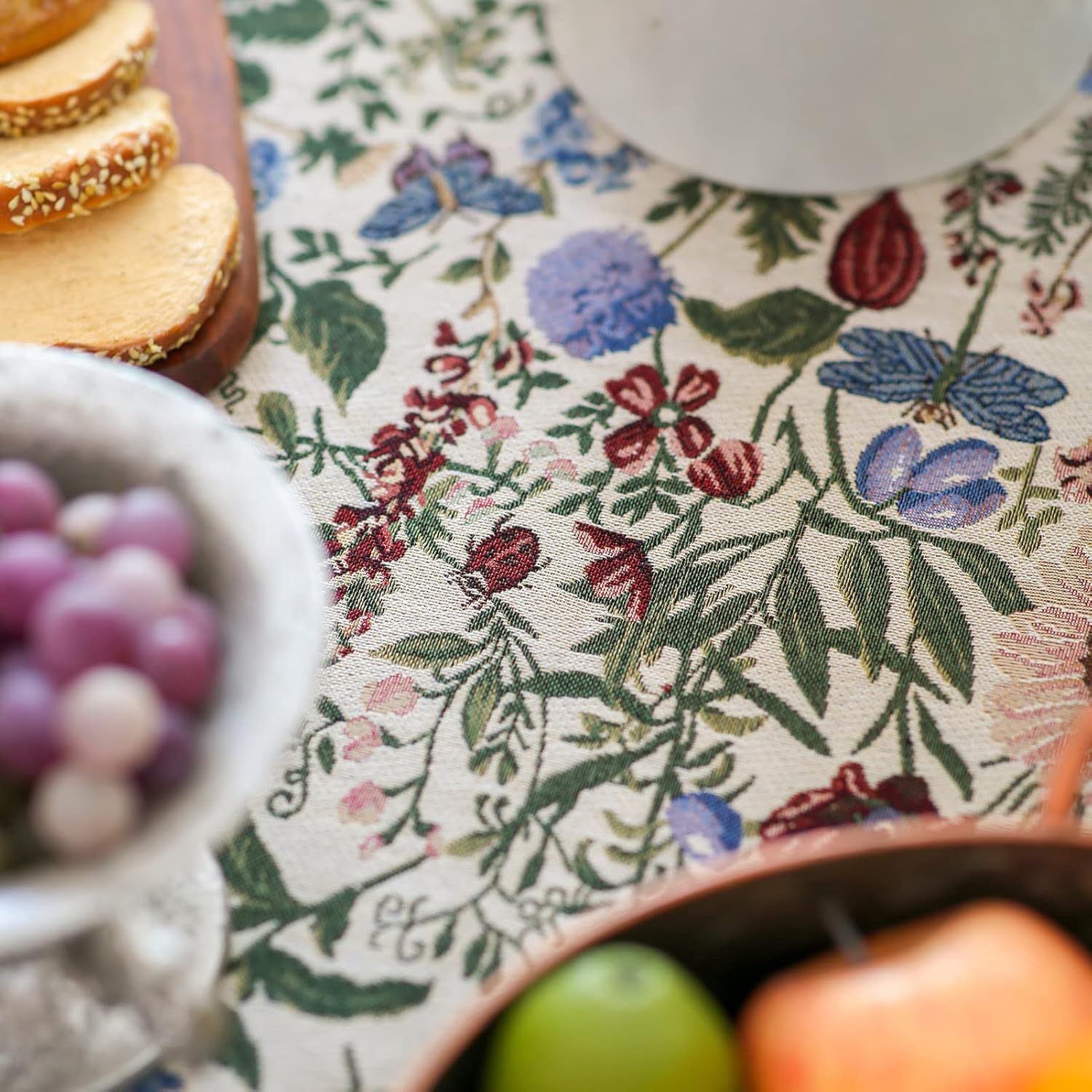 SUTAVIA Mantel floral francés hecho a mano de tela de algodón con encaje vintage con patrón de jardín de bayas de mesa, manta multiusos para el