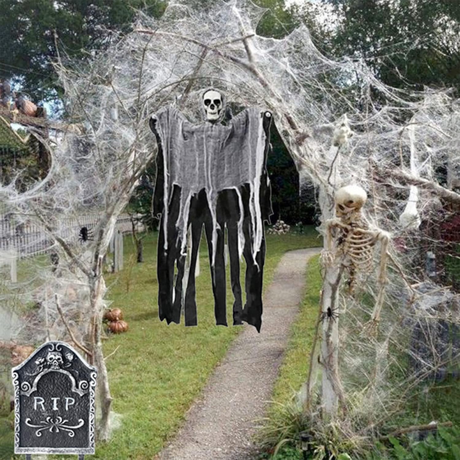 900 pies cuadrados de telarañas decorativas de Halloween, incluyendo 30 arañas negras falsas, 20 arañas luminosas y telarañas superestiradas (obtén