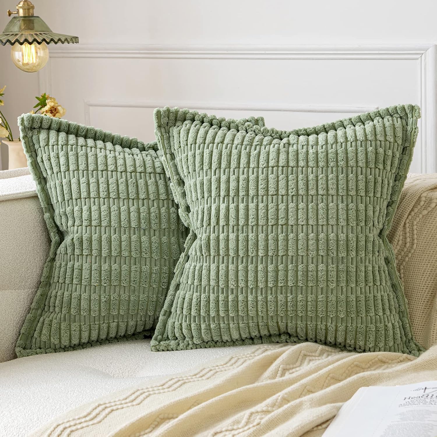 MIULEE Juego de 2 fundas de almohada decorativas de pana verde salvia, fundas de almohada suaves a rayas con borde ancho, decoración bohemia moderna