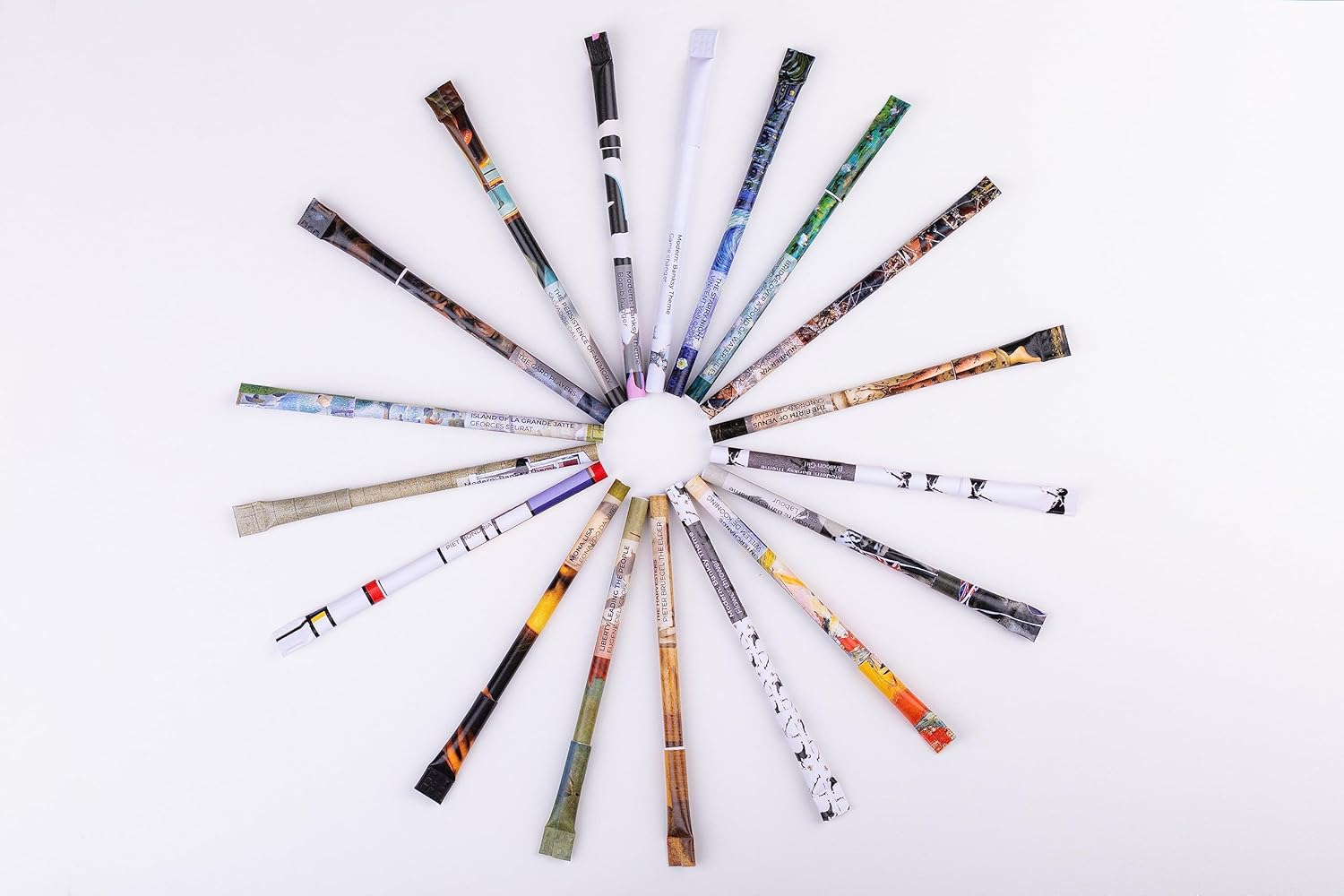 PLUMO Pens Iconic Art Collection (paquete de 3)  Bolígrafo mediano negro ecológico (0.039 pulgadas)  Hecho de forma sostenible hasta 100% materiales