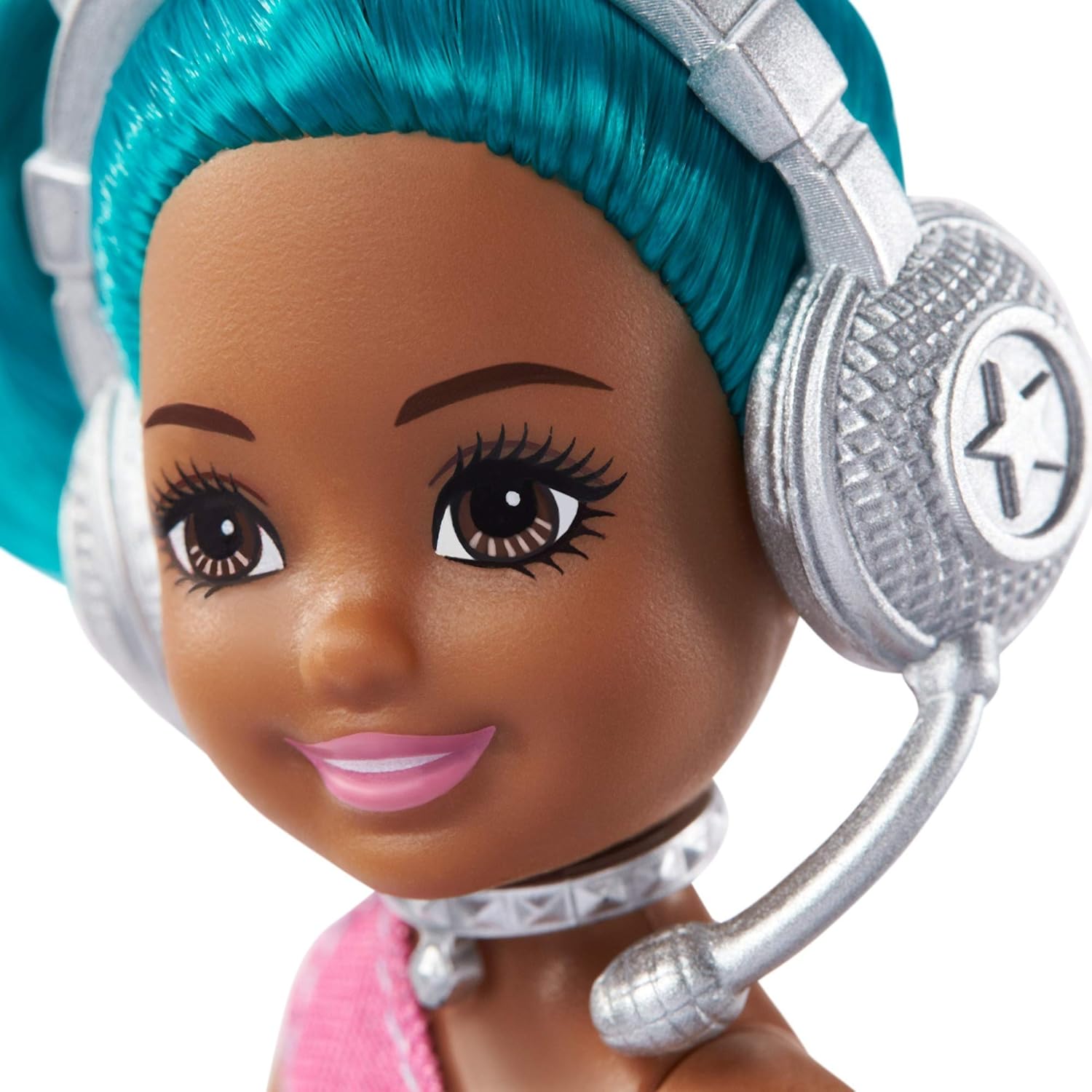 Barbie Chelsea Can Be Playset con muñeca Chelsea Rockstar Brunette (6 pulgadas), guitarra, micrófono, auriculares, 2 entradas VIP, gafas en forma de