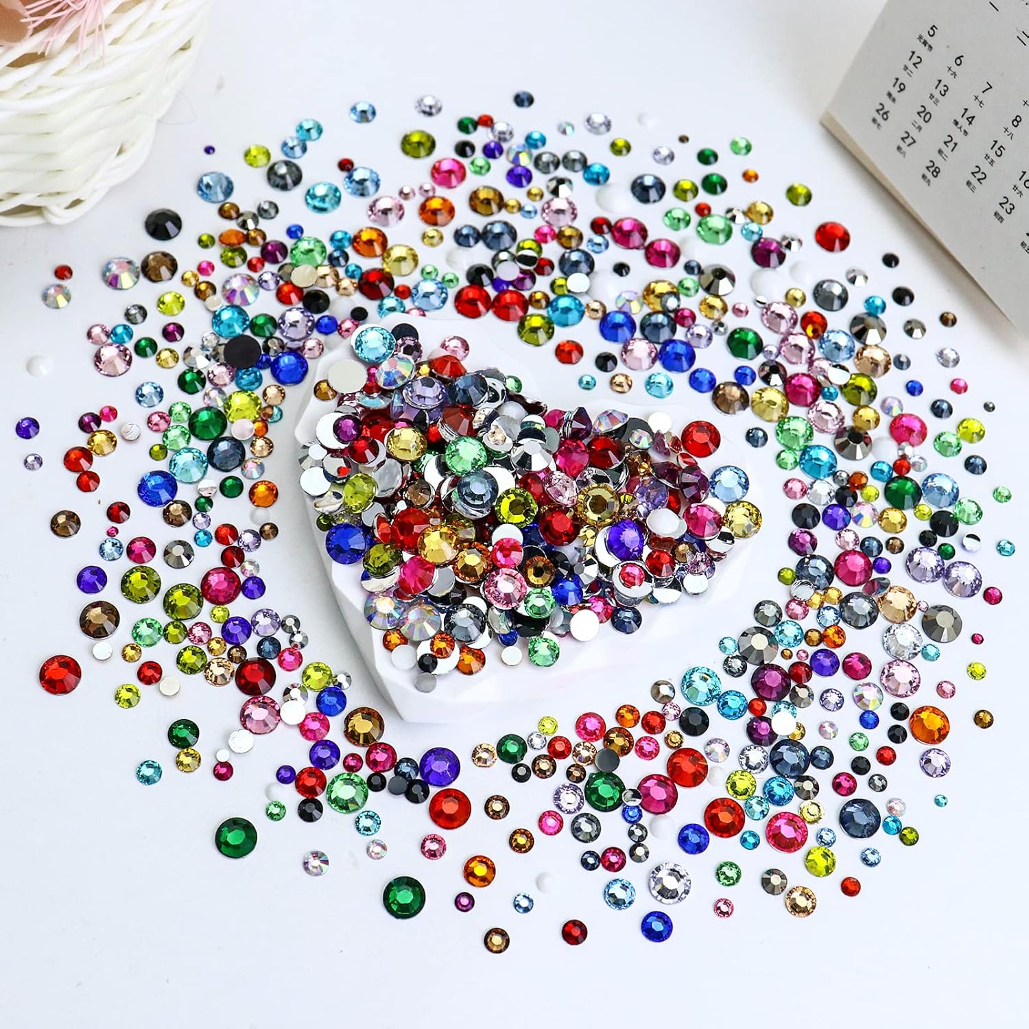 2000 diamantes de imitación de resina plana de 0.197 in, diamantes de imitación de parte trasera plana Siamrojo para uñas, vasos, tazas, botellas,