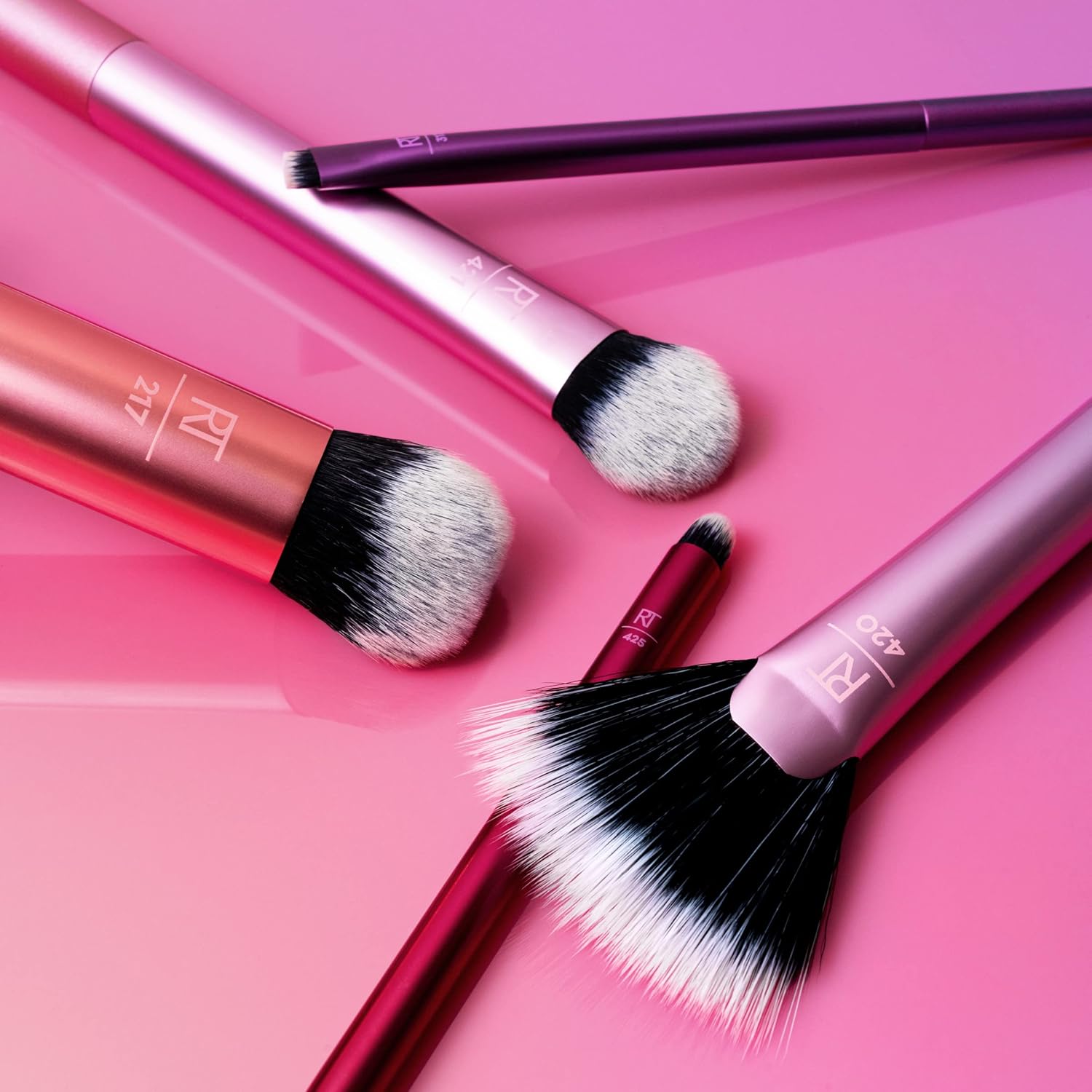 Real Techniques Artist Essentials – Juego de brochas de maquillaje, para base, rubor, iluminador, sombra de ojos y delineador, herramientas de