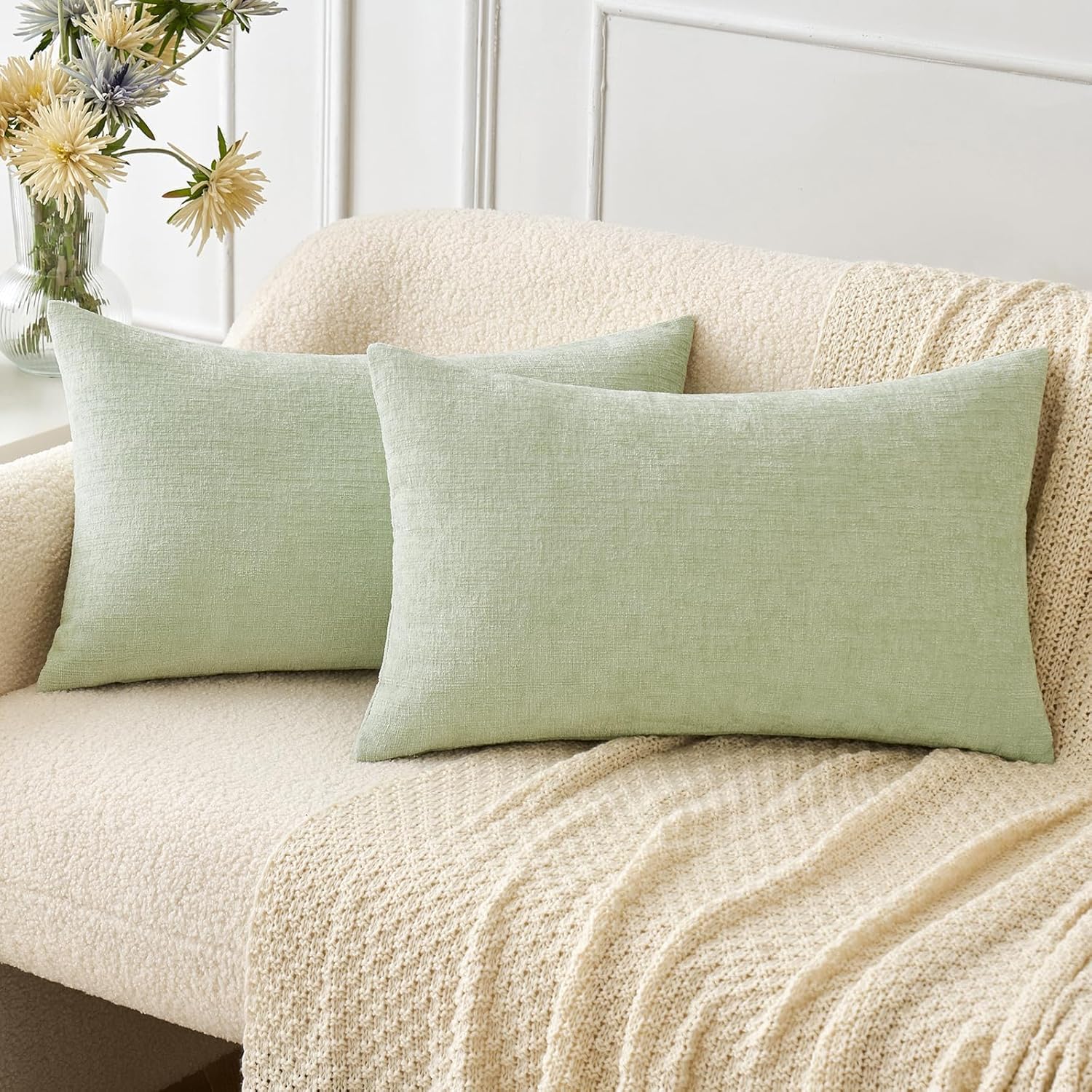 MIULEE Paquete de 2 fundas de almohada de felpilla suave de color verde claro primaveral de 12 x 20 pulgadas, fundas de almohada teñidas sólidas