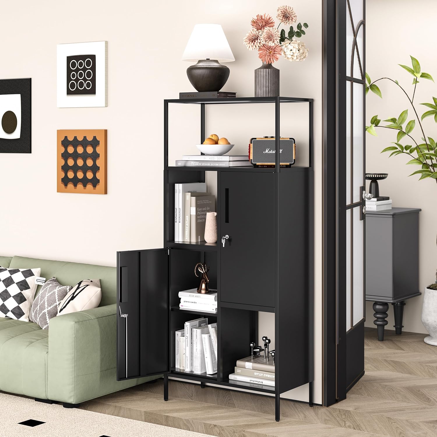LISSIMO Gabinete de almacenamiento de metal con estante de almacenamiento abierto, estante de almacenamiento negro con puertas dobles, armario de