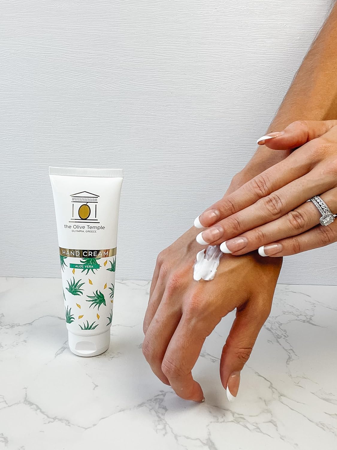 Crema de manos con aceite de oliva – Fórmula hidratante profunda y nutritiva para manos suaves y flexibles (Aloe)