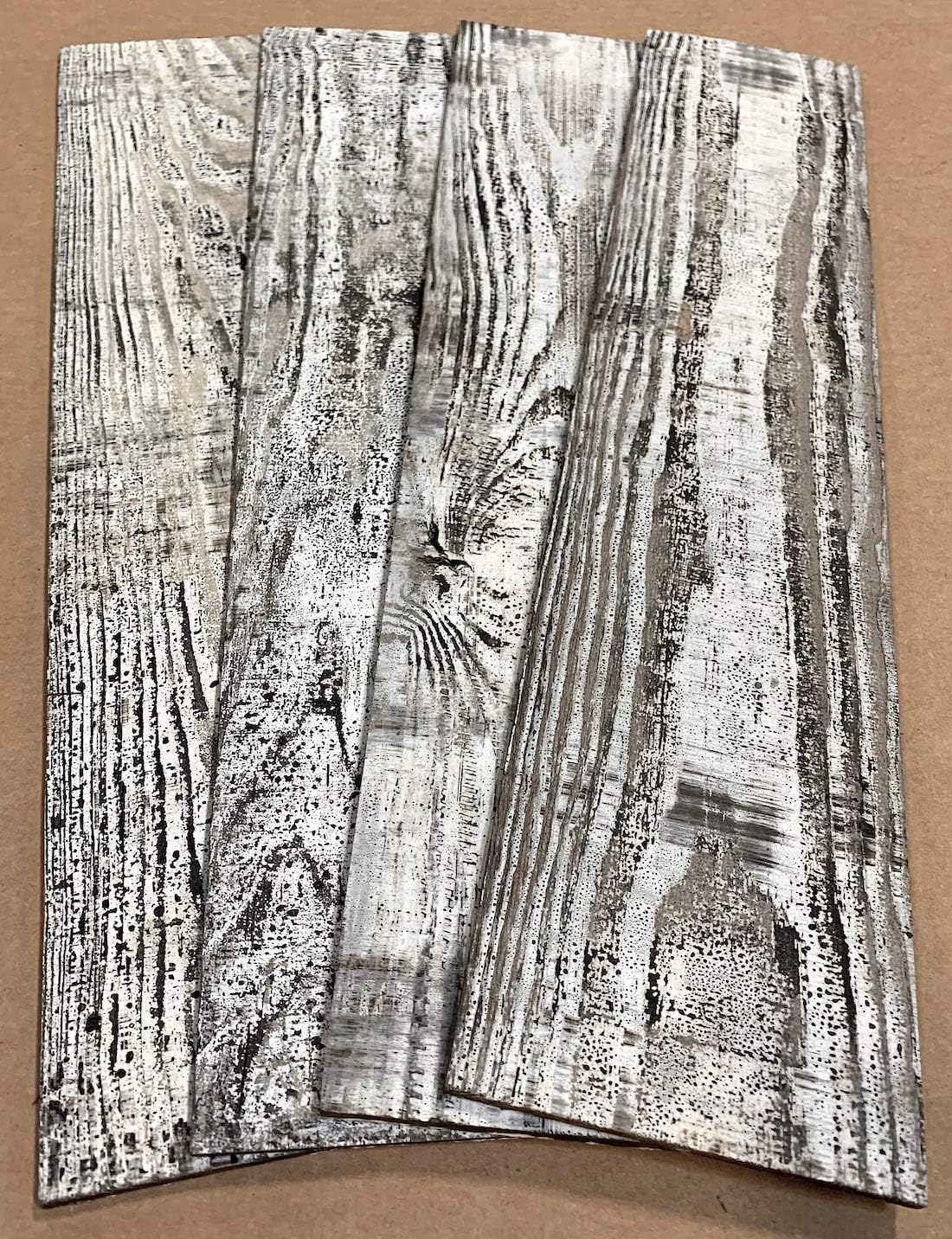 Village Accent – Tablones de madera para pared, 12 piezas, blanqueado (modelo #11338)