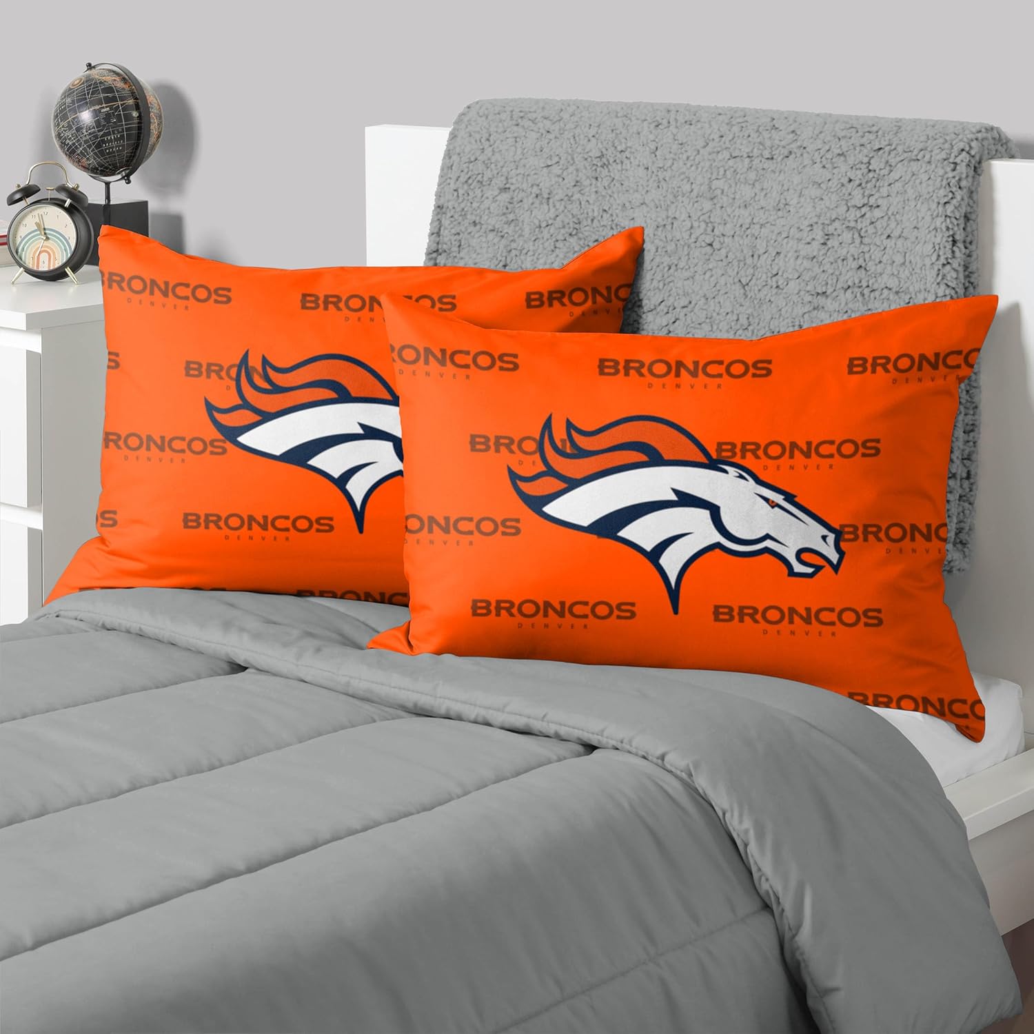 FOCO NFL Team Color Big Logo Bedding Standard 2-Pack Pillowcases